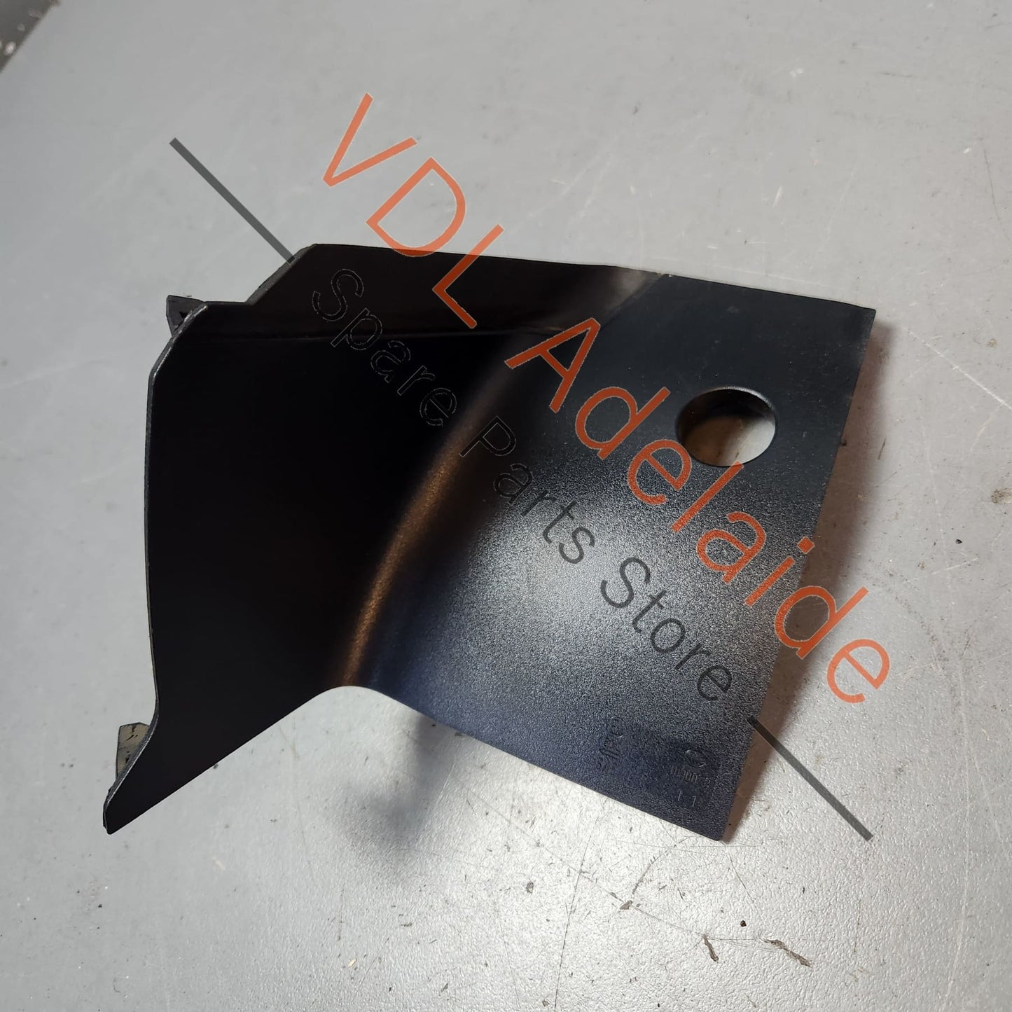 9Y0945427B Porsche Cayenne E3 9Y Rear Left Tail Light Trim 9Y0945427B