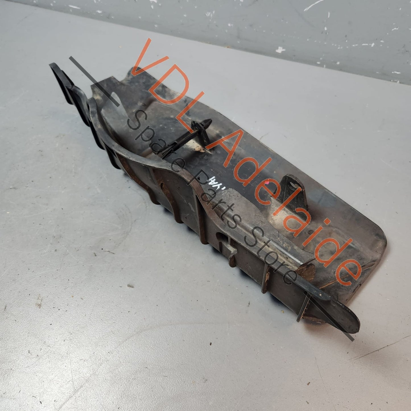 4M0505415 Porsche Cayenne E3 9Y Rear Suspension Plastic Air Guide Shield Left 4M0505415