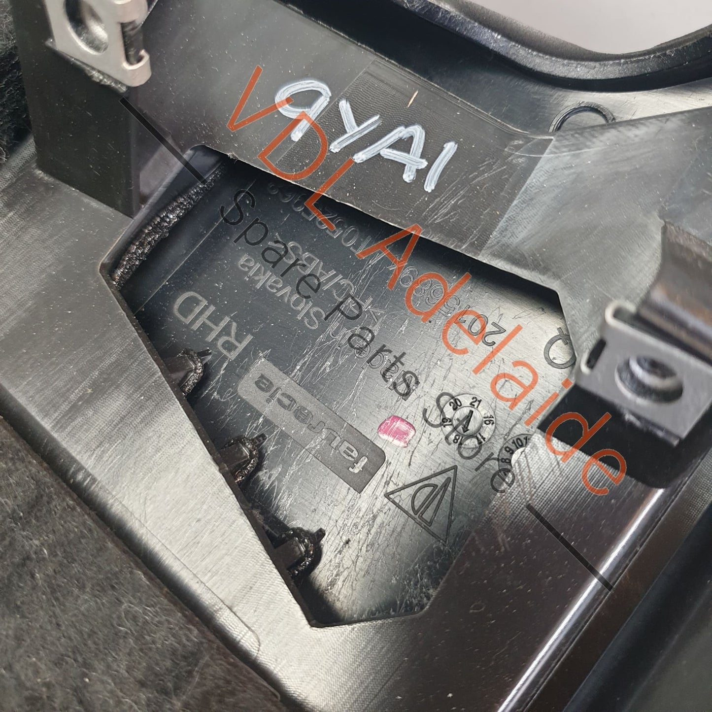 9Y2863075DK4 9Y2863075FDK4 Porsche Cayenne E3 9Y Drivers Side Lower Dashboard Trim Leather for RHD