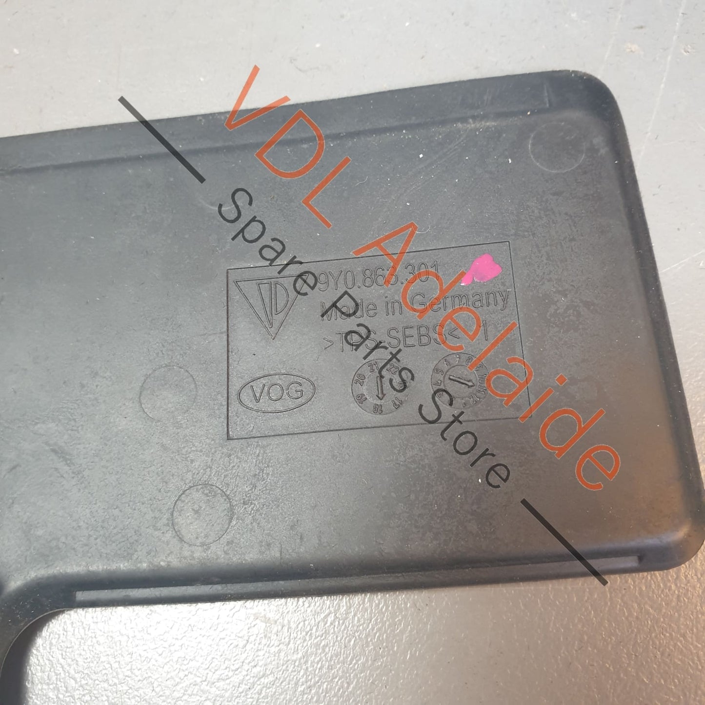 9Y0863383H 9Y0863301 Porsche Cayenne E3 9Y Centre Console Armrest Storage Compartment Trim & Rubber Mat 9Y0863383H 9Y0863301