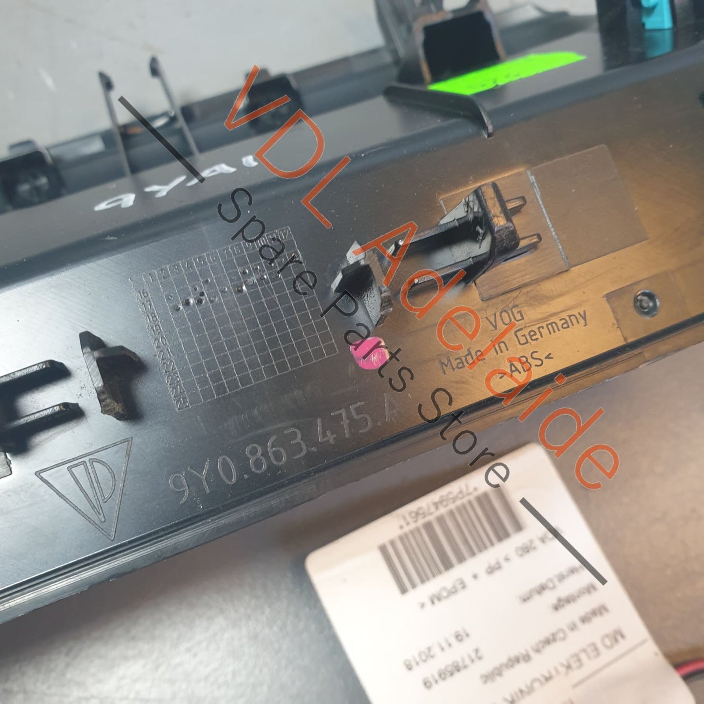 9Y0863475A1E0 Porsche Cayenne E3 9Y Centre Console Armrest Trim 9Y0863475A 1E0