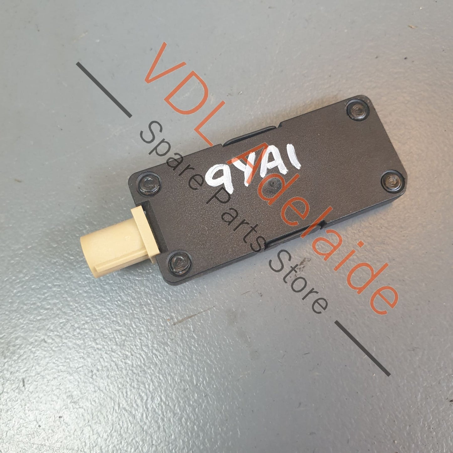 4N0035500 VW Audi Porsche W-LAN Aerial Antenna 4N0035500