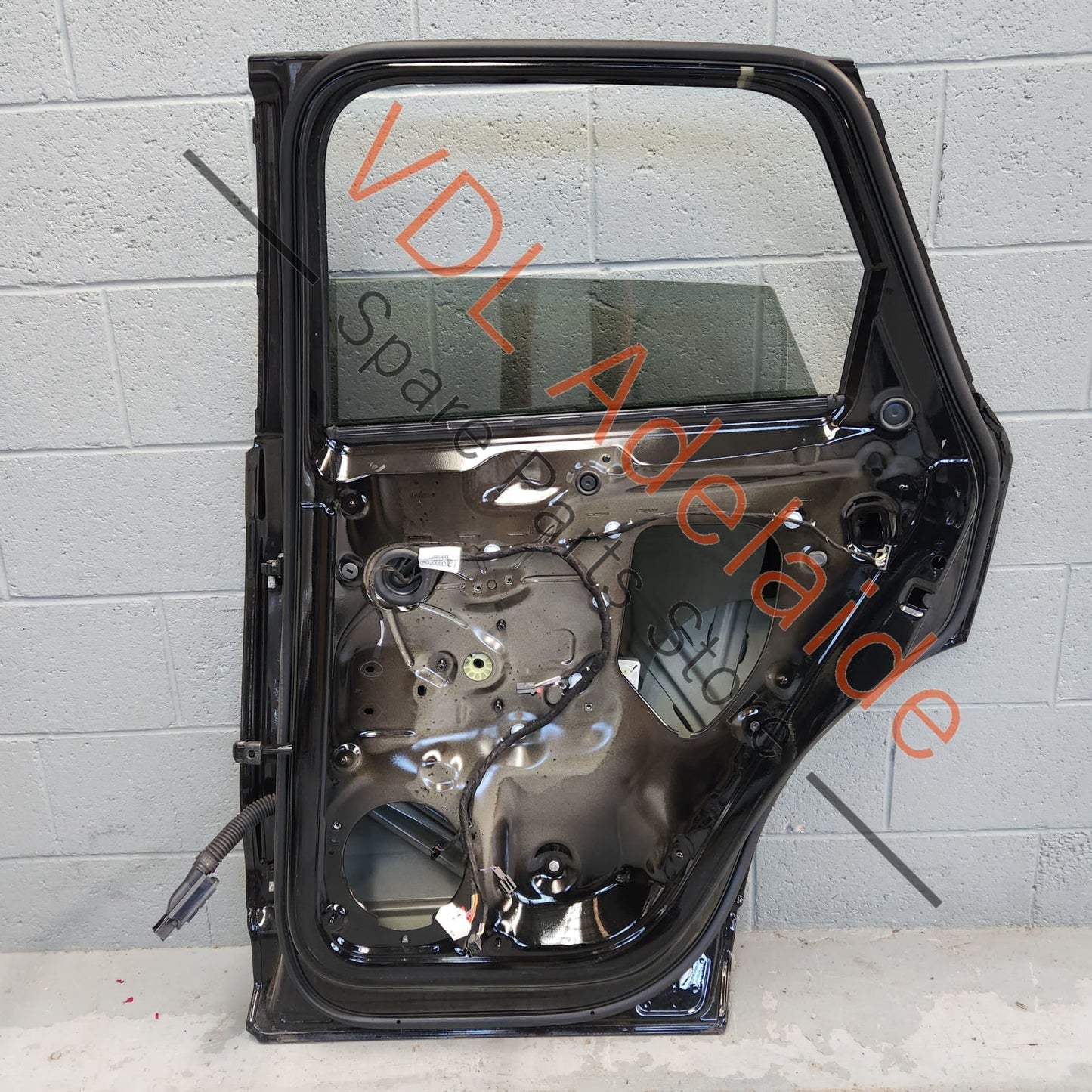 83A833052C 83A845206A Audi Q3 RSQ3 Rear Right Door Shell Panel 83A833052C 0E0E Mythosschwarz Metallic Tinted Glass 83A845206A