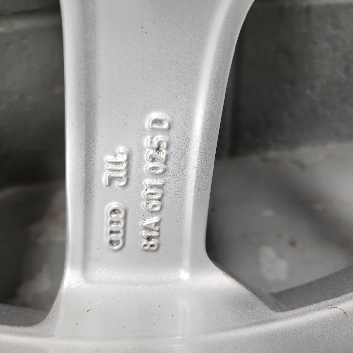 81A601025D 1x Genuine Audi Q2 Alloy Wheels 17 x 7J ET45 5x112 81A601025D #03