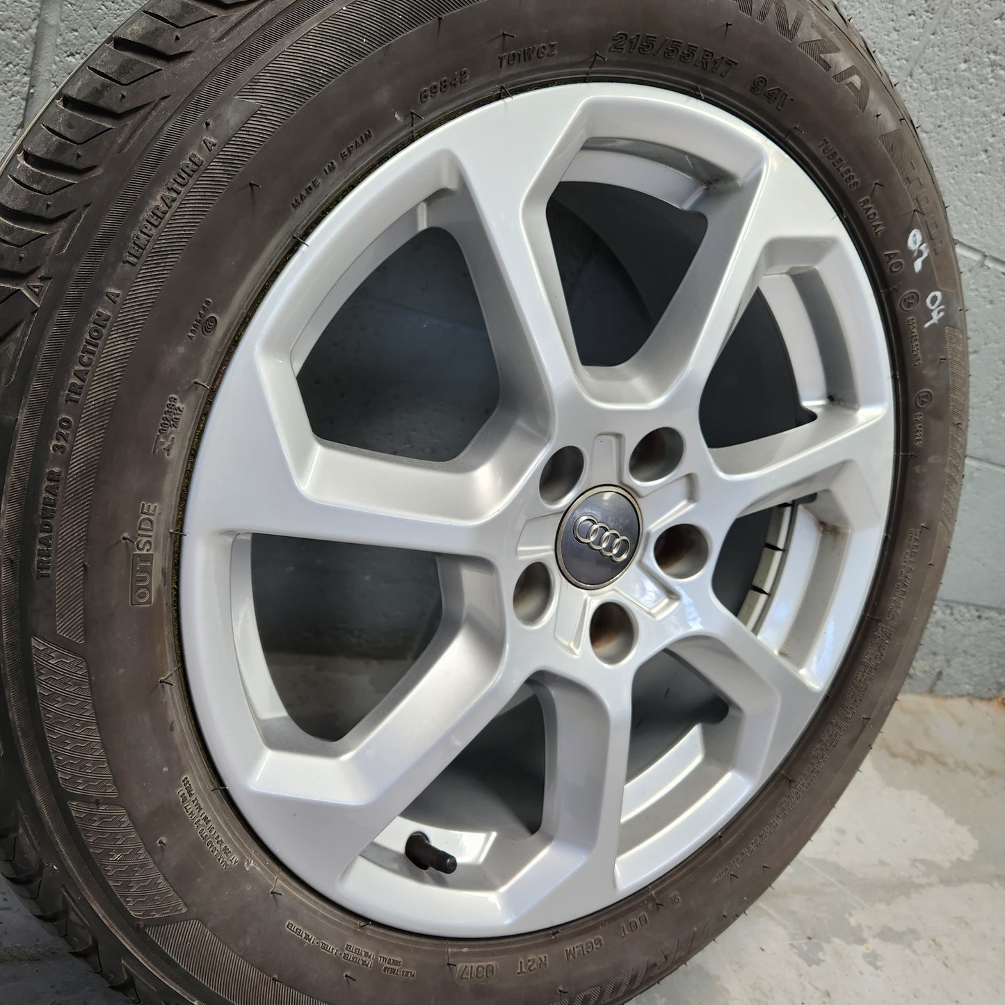 81A601025D 1x Genuine Audi Q2 Alloy Wheels 17 x 7J ET45 5x112 81A601025D #04