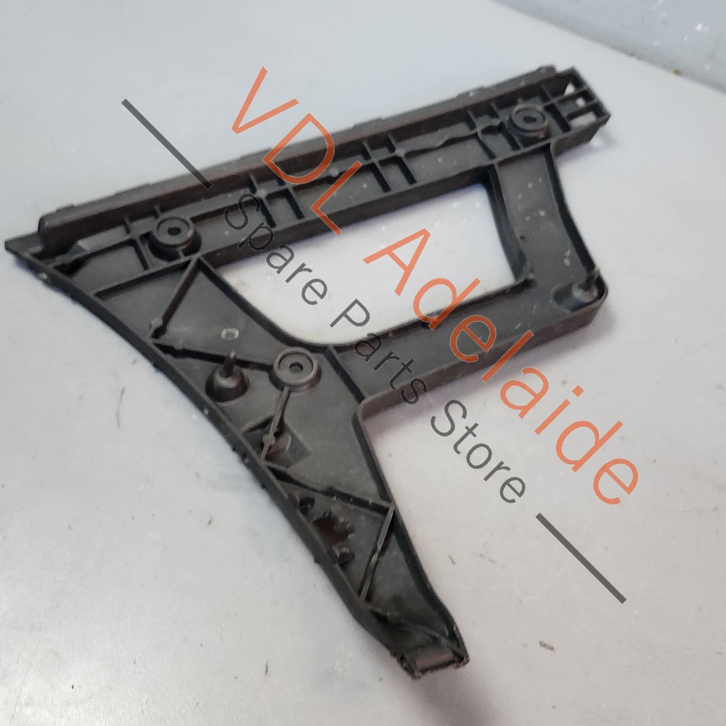 8K5807454A Audi A4 B8 Rear Right Side Bumper Mounting Bracket 8K5807454A