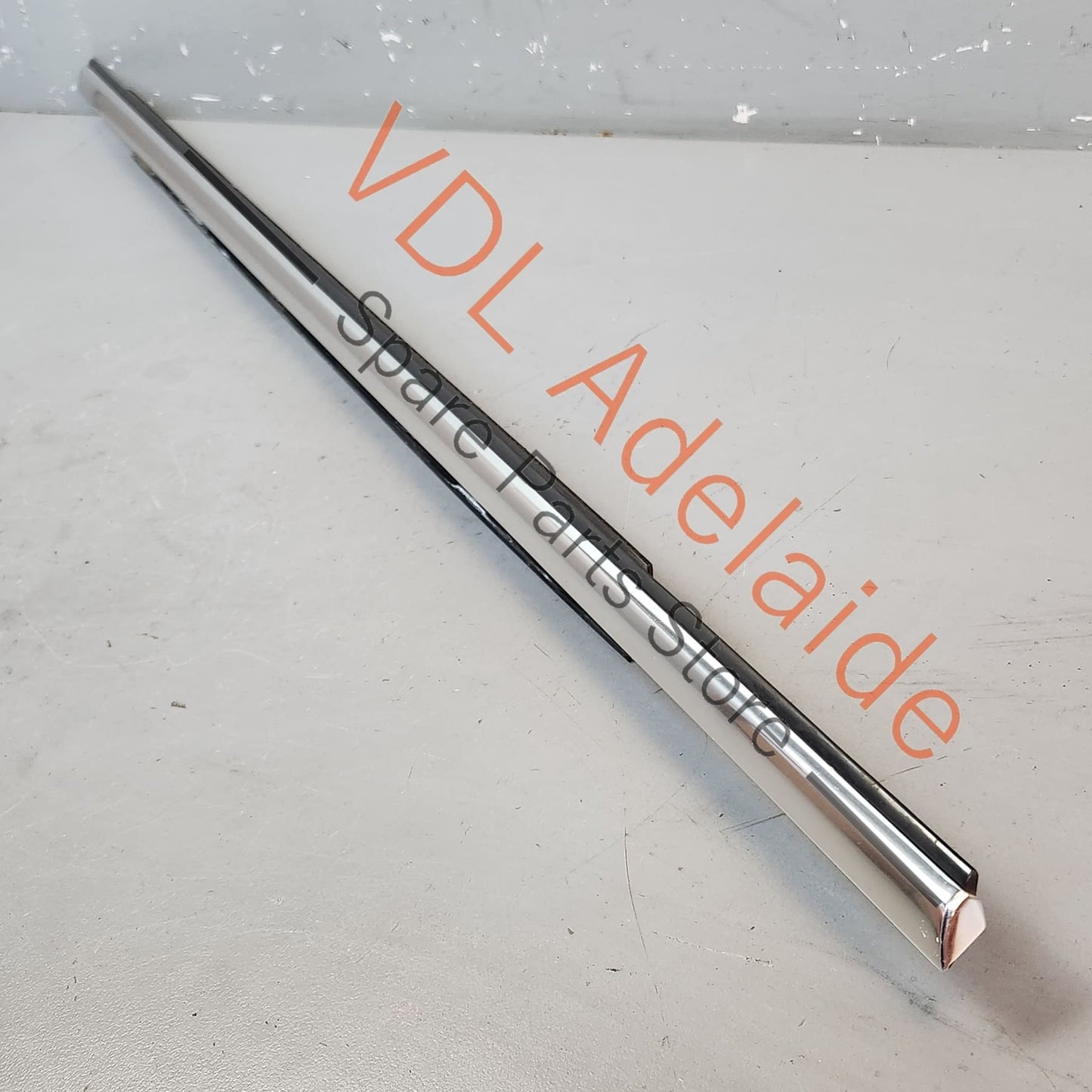 8K0853763H 8K0853763H2ZZ Audi A4 B8 Left Rear Door Lower Window Chrome Moulding Strip 8K0853763H 2ZZ