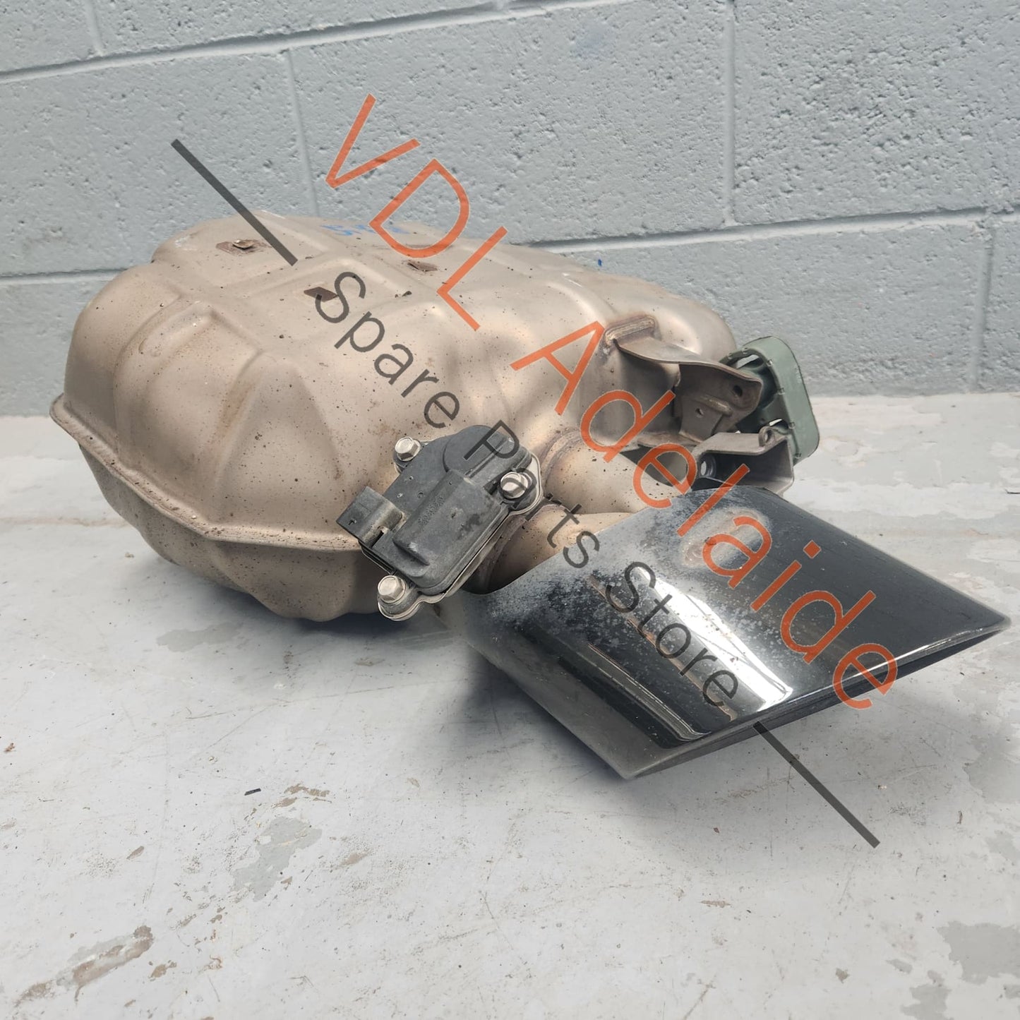 8W6253609J 8W6253611Q Audi B9 F5 RS5 Exhaust Stock Standard Rear Silencer Muffler With Tail Pipe Left Side 8W6253609J 8W6253611Q