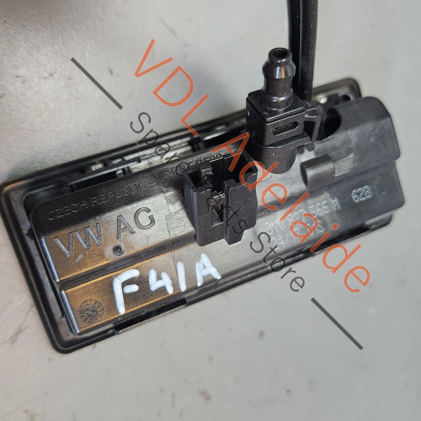 3V0827566M Audi A4 S4 B9 Electric Tailgate Lid Lock Button with Reverse Camera 3V0827566M