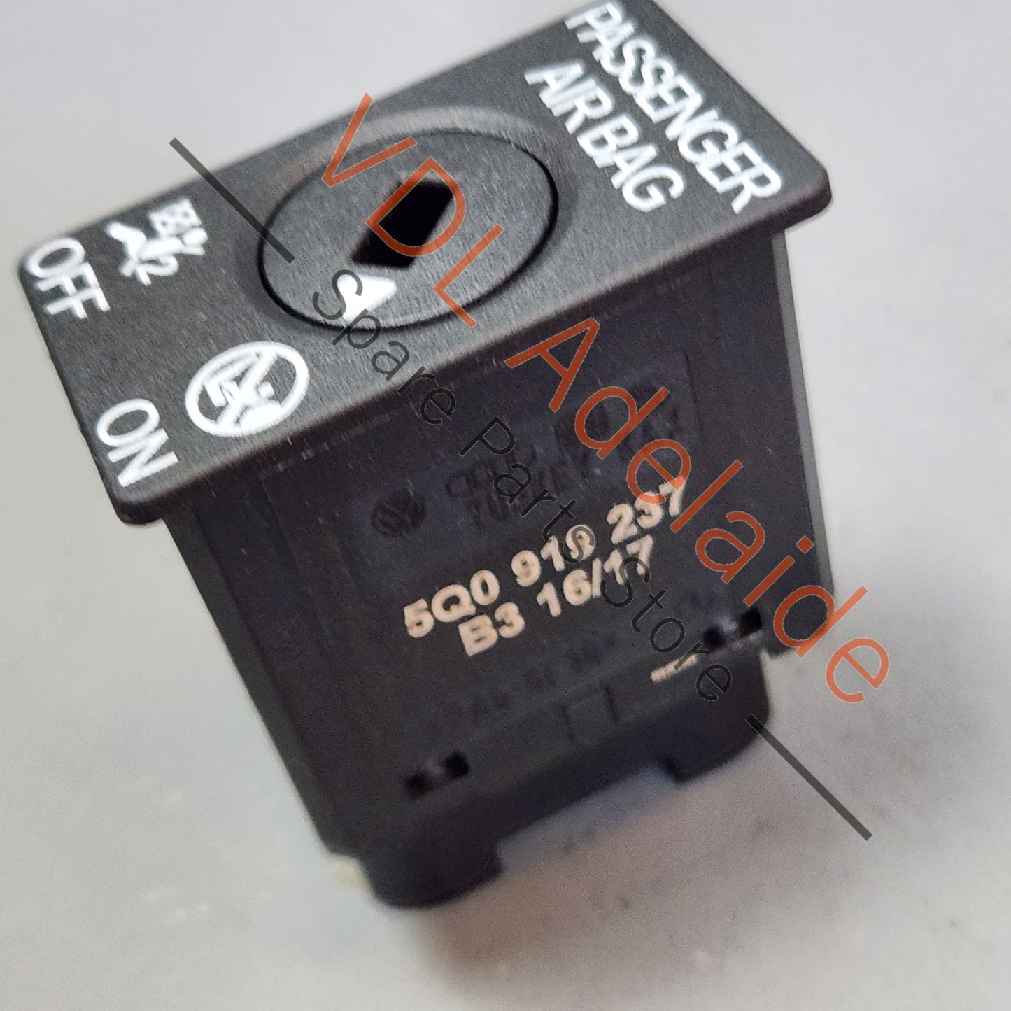 5Q0919237WGI Audi A4 S4 B9 Key Lock Switch for Disabling Passenger Side Airbag 5Q0919237 WGI