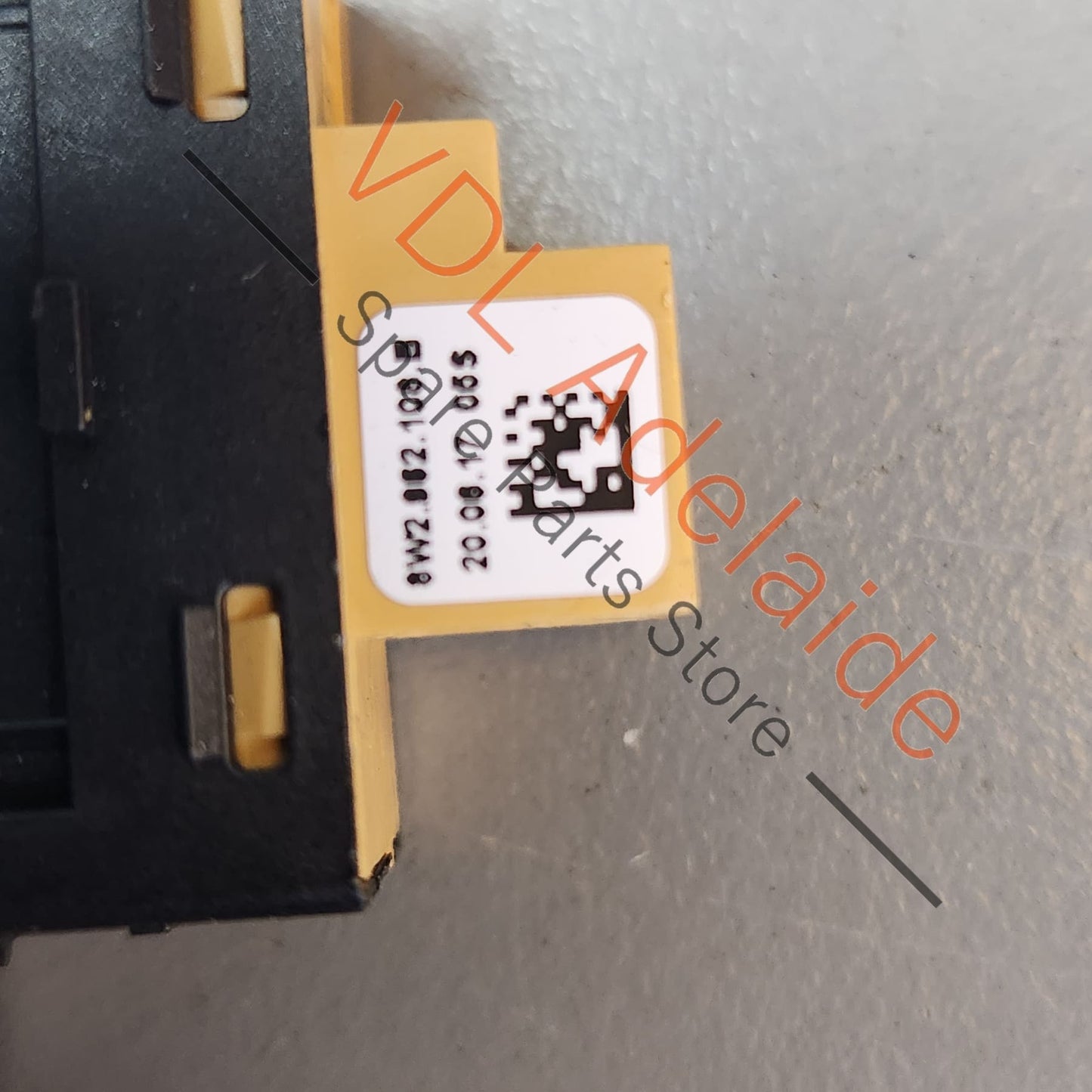 8W2962108B Audi A4 S4 RS4 B9 Right Front Door Lock Button Switch 8W2962108B