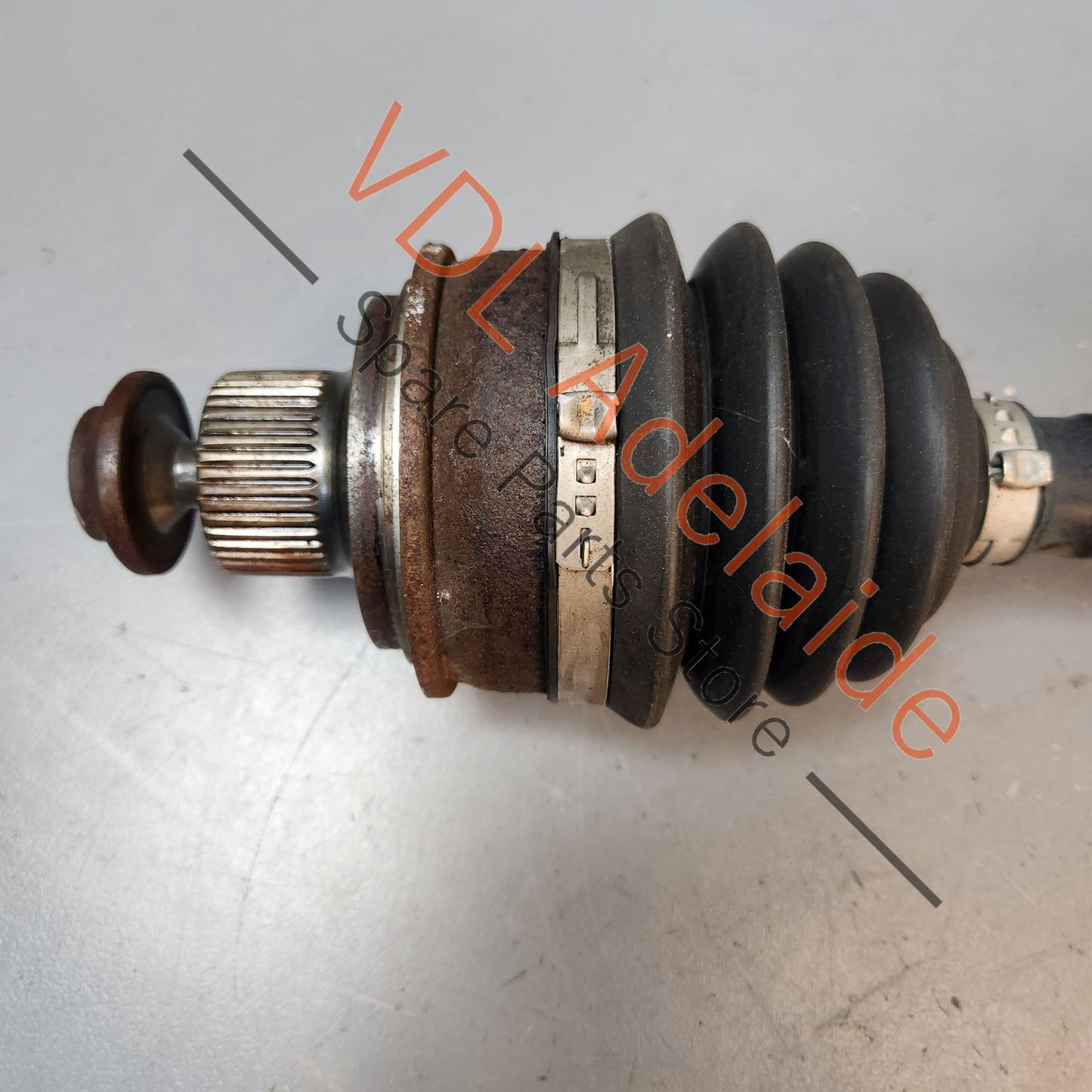 8W0407271E Audi RS4 B9 RS4 A4 A5 V6 Front Axle Driveshaft CV 8W0407271E for left or right front