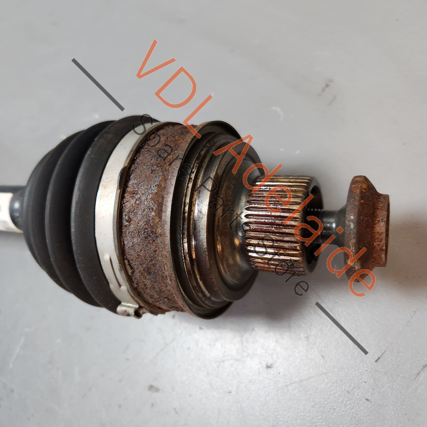 8W0407271E Audi RS4 B9 RS4 A4 A5 V6 Front Axle Driveshaft CV 8W0407271E for left or right front