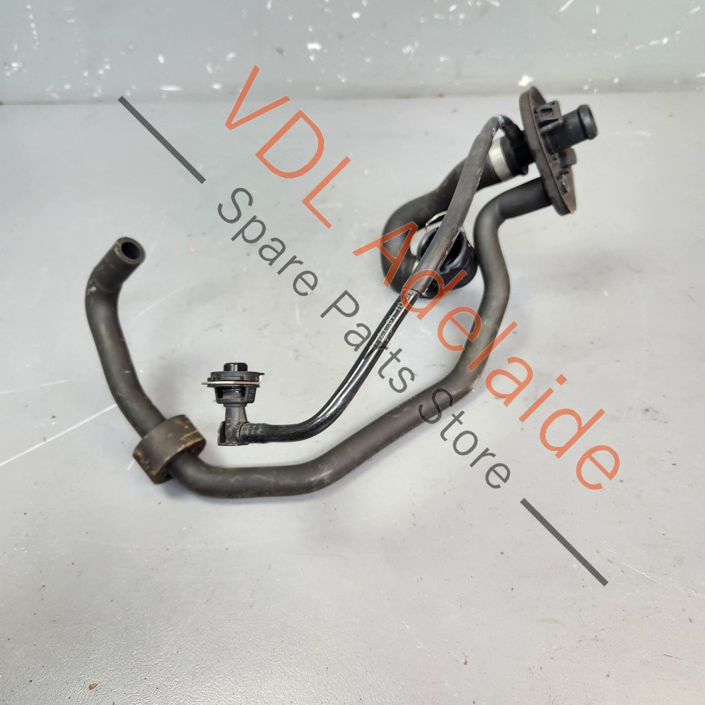 8W2122109E 8W2121123B Audi A4 S4 Coolant Reservoir Tank Hoses 8W2122109E 8W2121123B