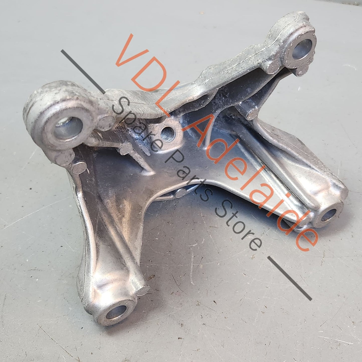 8W0199307L 8W0199307Q Audi S4 S5 3.0 V6 Aluminium Engine Mounting Bracket Left Side 8W0199307L 8W0199307Q