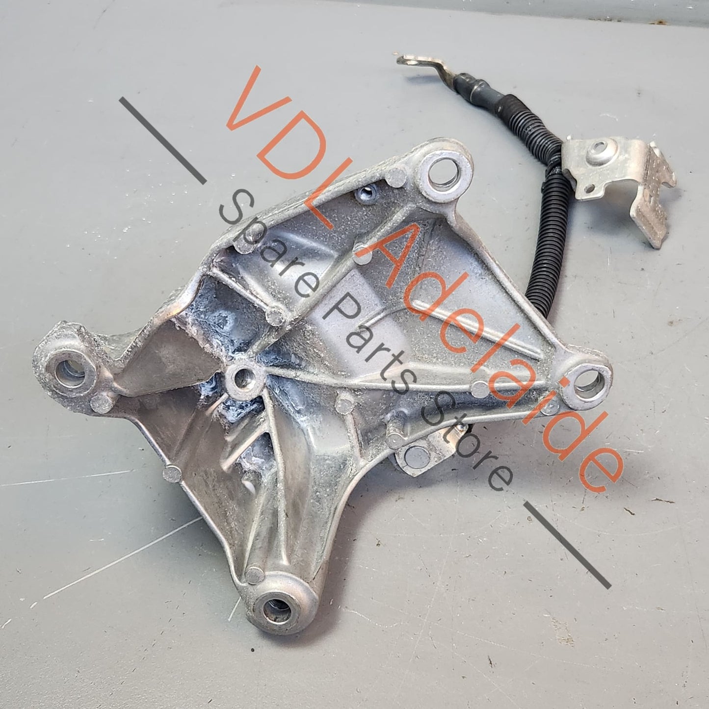 8W0199308R Audi S4 S5 3.0 V6 Aluminium Engine Mounting Bracket Right Side 8W0199308R