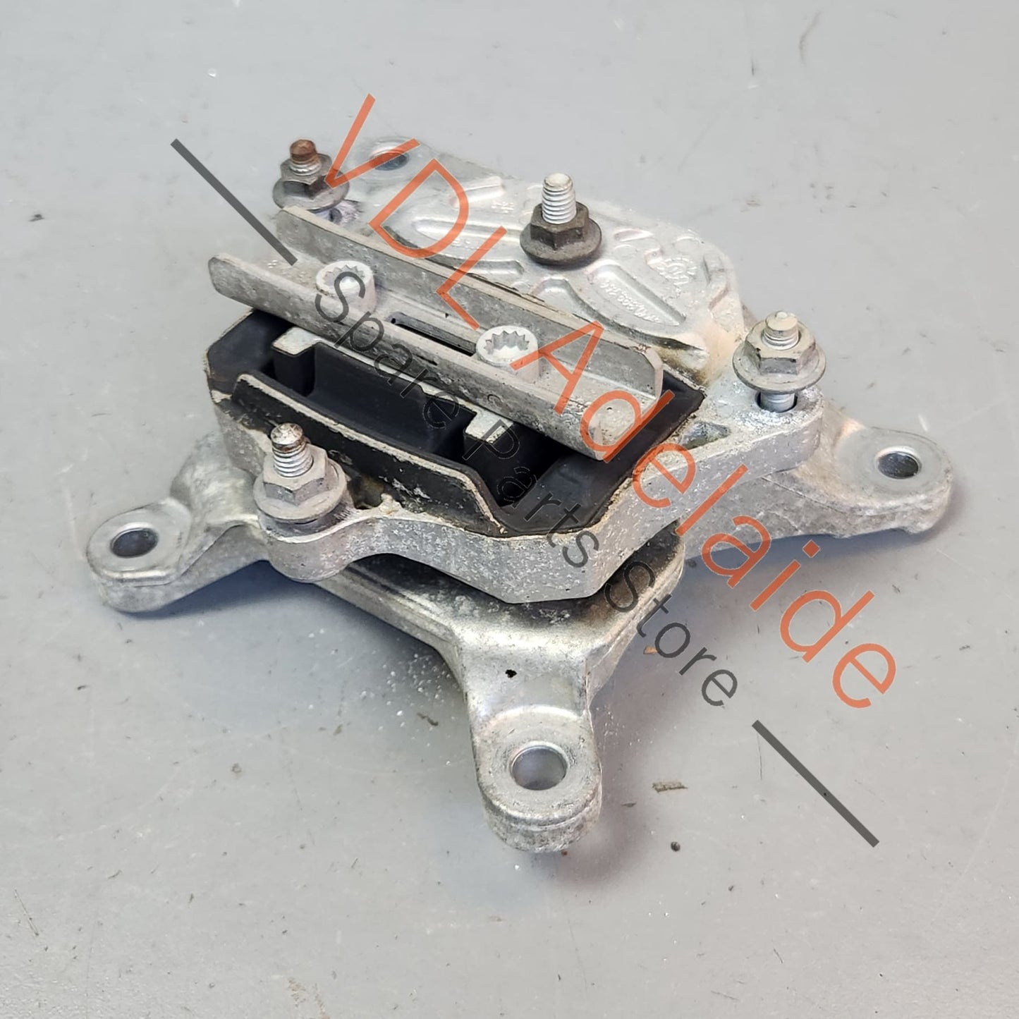 8W0399156AR 8W0399156BH 8W0399118D Audi S4 B9 Gearbox Mount 8W0399156AR 8W0399156BH 8W0399118D