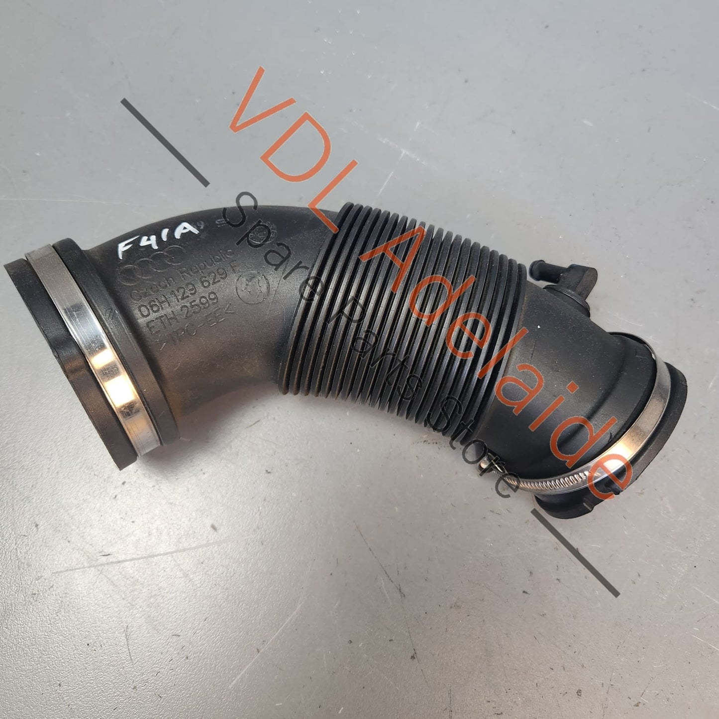 06H129629F Audi S4 B9 Air Intake Pipe Hose 06H129629F