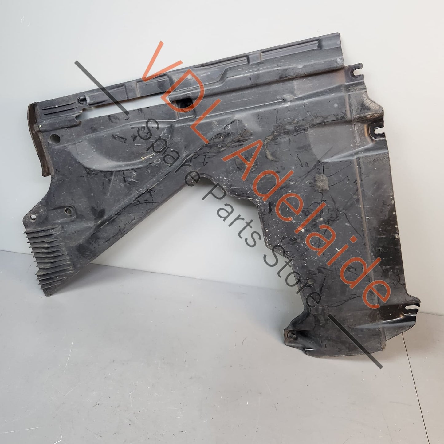 8W0825216F 8W0825216E Audi A4 S4 B9 Right Rear Underbody Trim Splash Shield 8W0825216F 8W0825216E