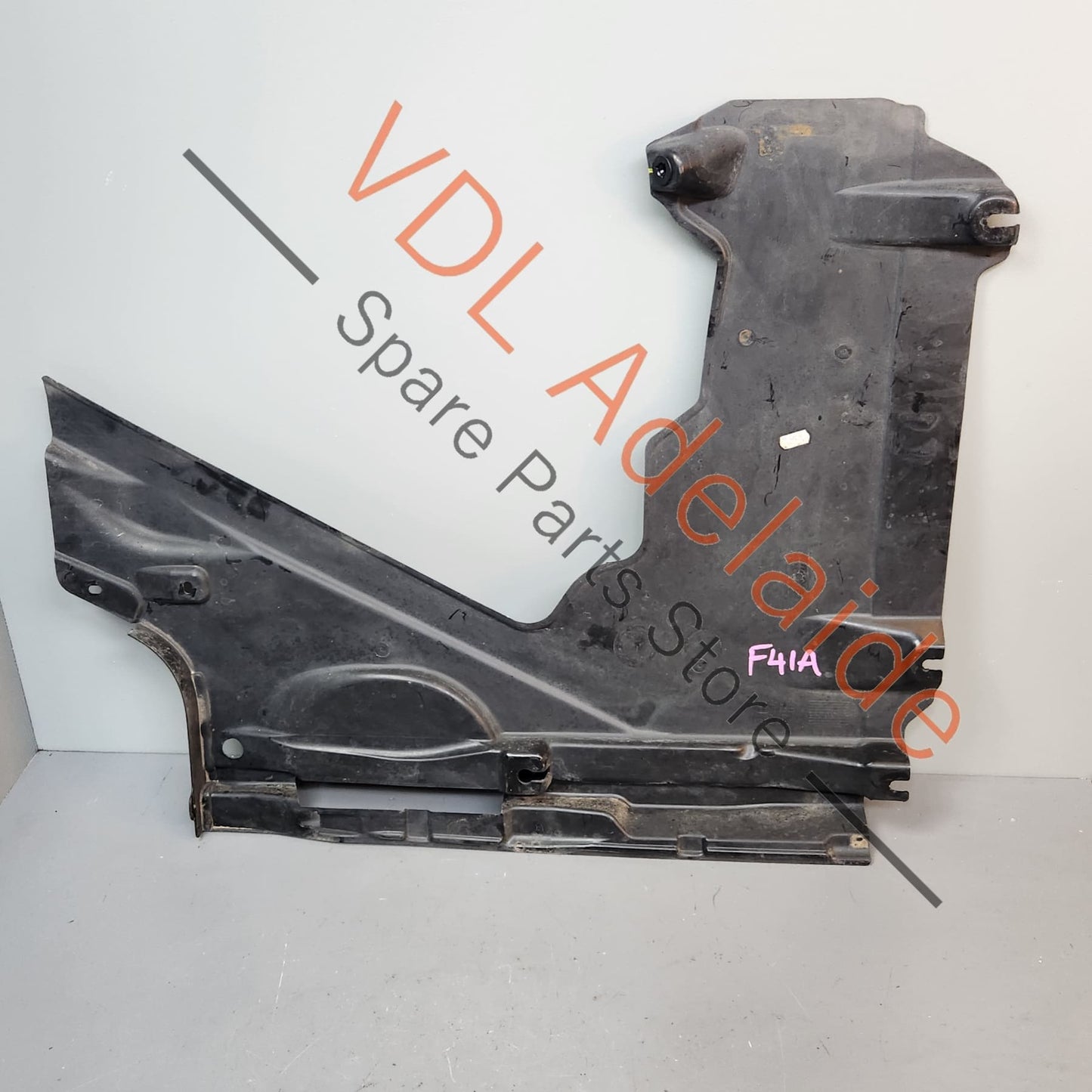 8W0825216F 8W0825216E Audi A4 S4 B9 Right Rear Underbody Trim Splash Shield 8W0825216F 8W0825216E
