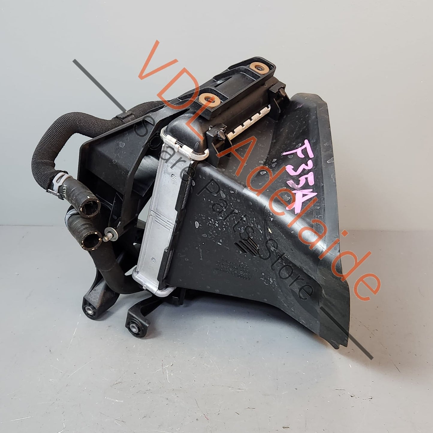 8K0121212C 83A121674B 83A121260A Audi RSQ3 Right Side Additional Radiator Assembly 83A121260A 83A121674B 8K0121212C
