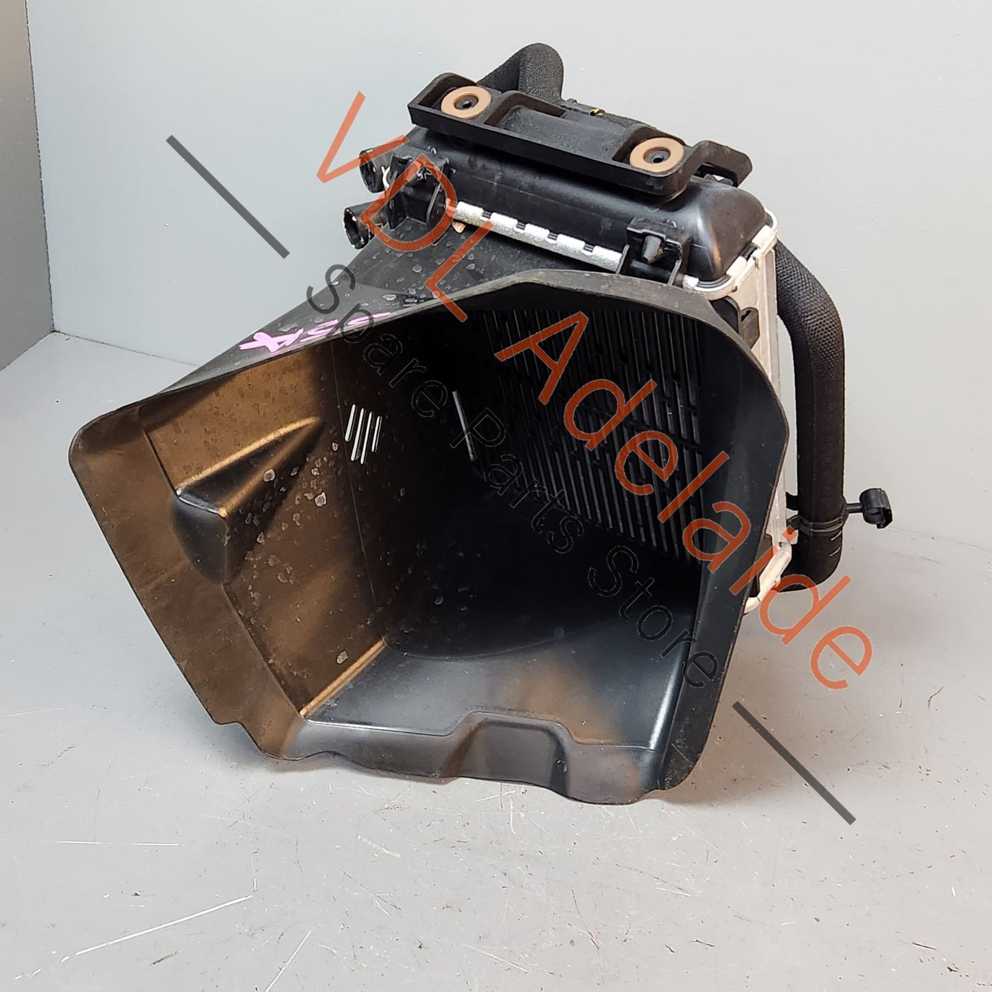 8K0121212C 83A121674B 83A121260A Audi RSQ3 Right Side Additional Radiator Assembly 83A121260A 83A121674B 8K0121212C