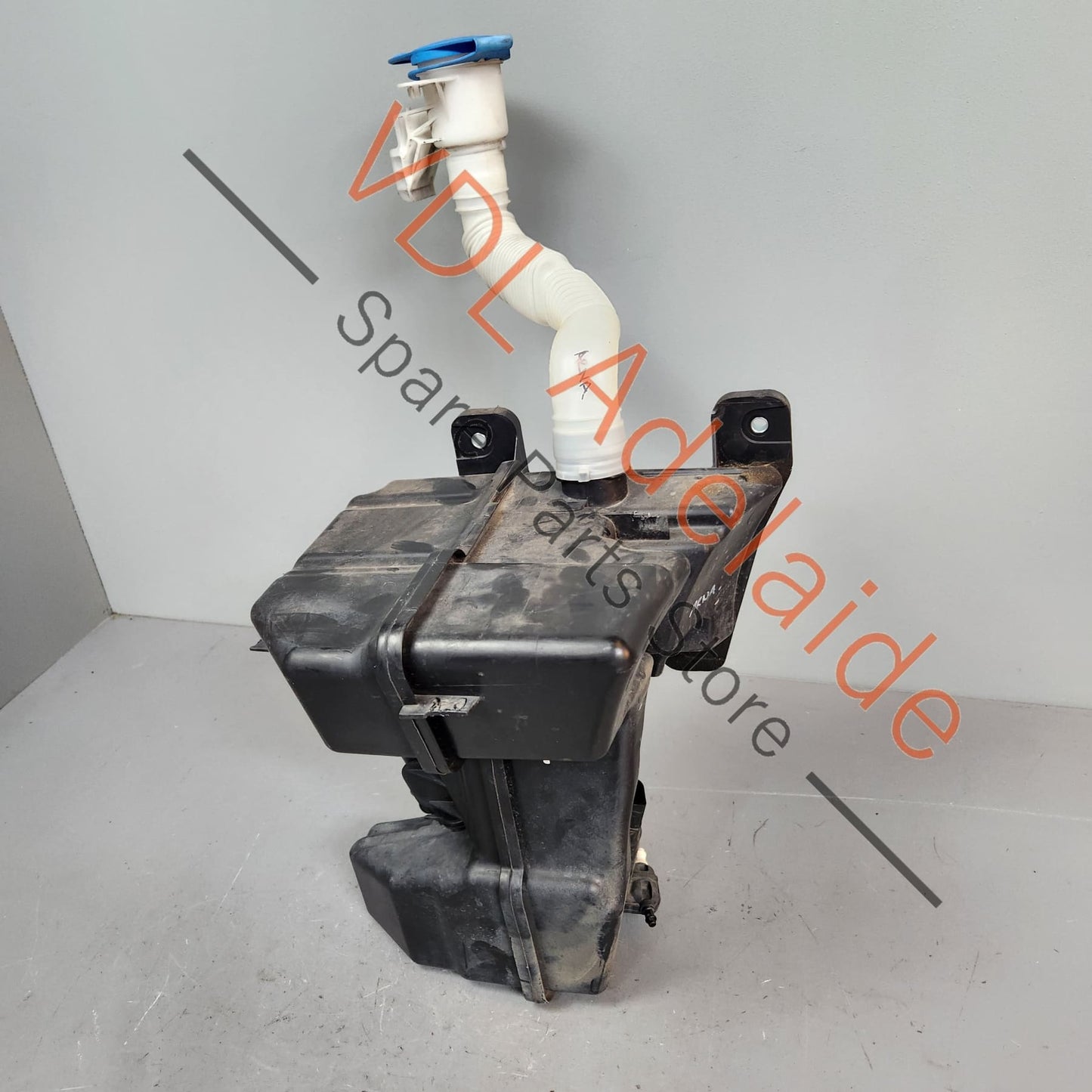 5G0955453AE VW Golf MK7 GTi Windscreen Washer Bottle Tank for vehicles with Headlight Washer System 5G0955453AE