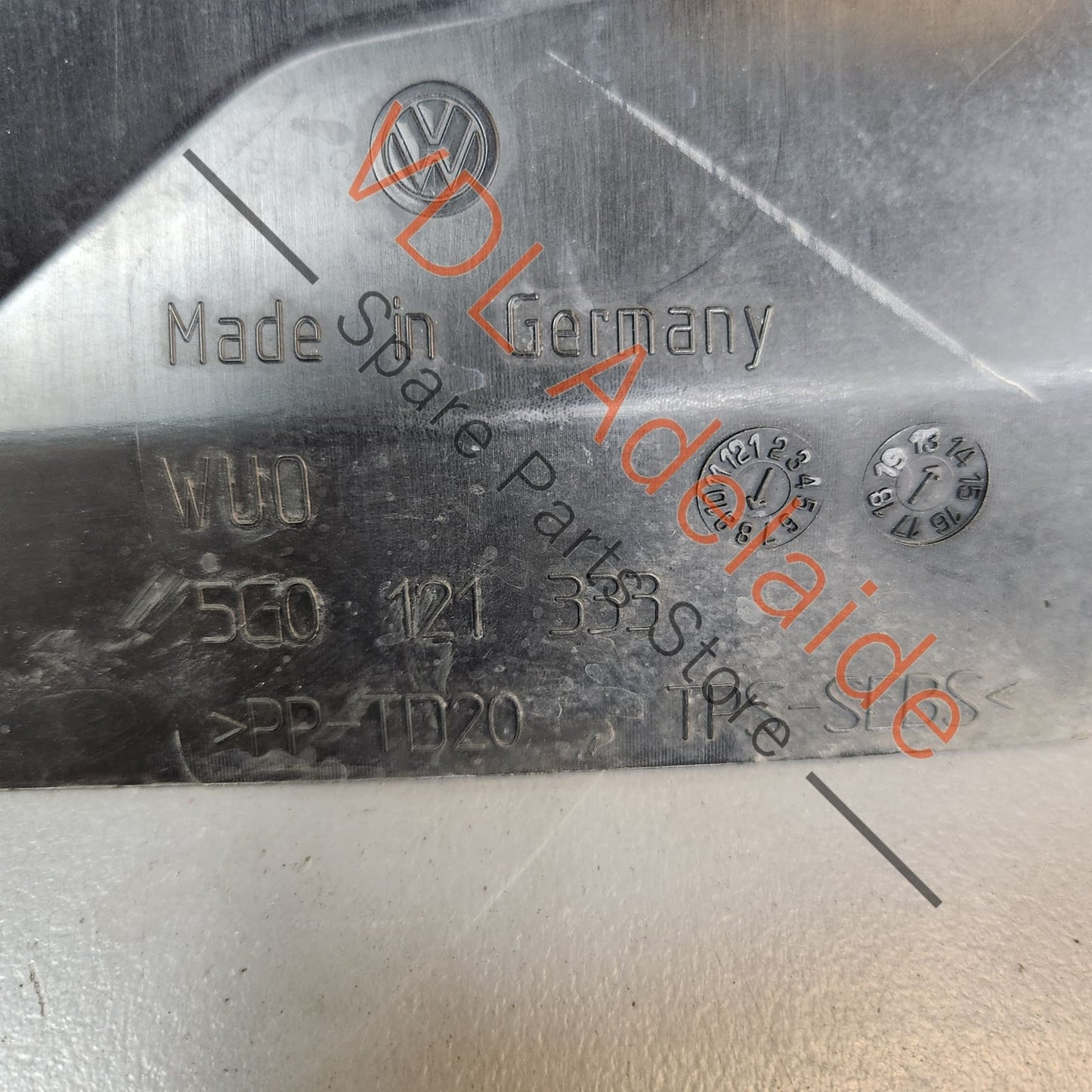 5Q0121333 VW Golf Gti MK7 Side Radiator Air Guide Duct 5Q0121333