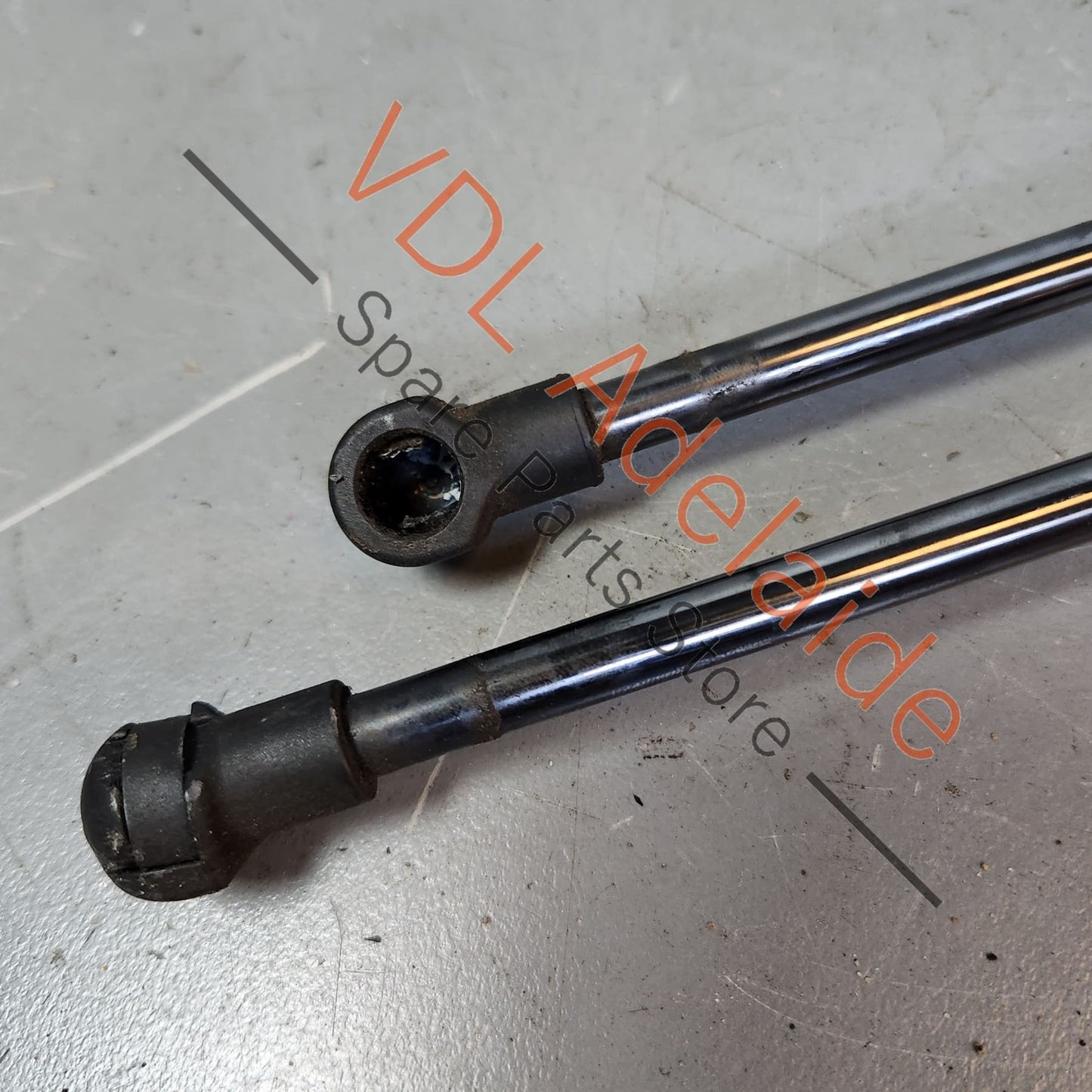 5G6827550C VW Golf Mk7 Rear Boot Hatch Lift Gas Struts Pair 5G6827550C