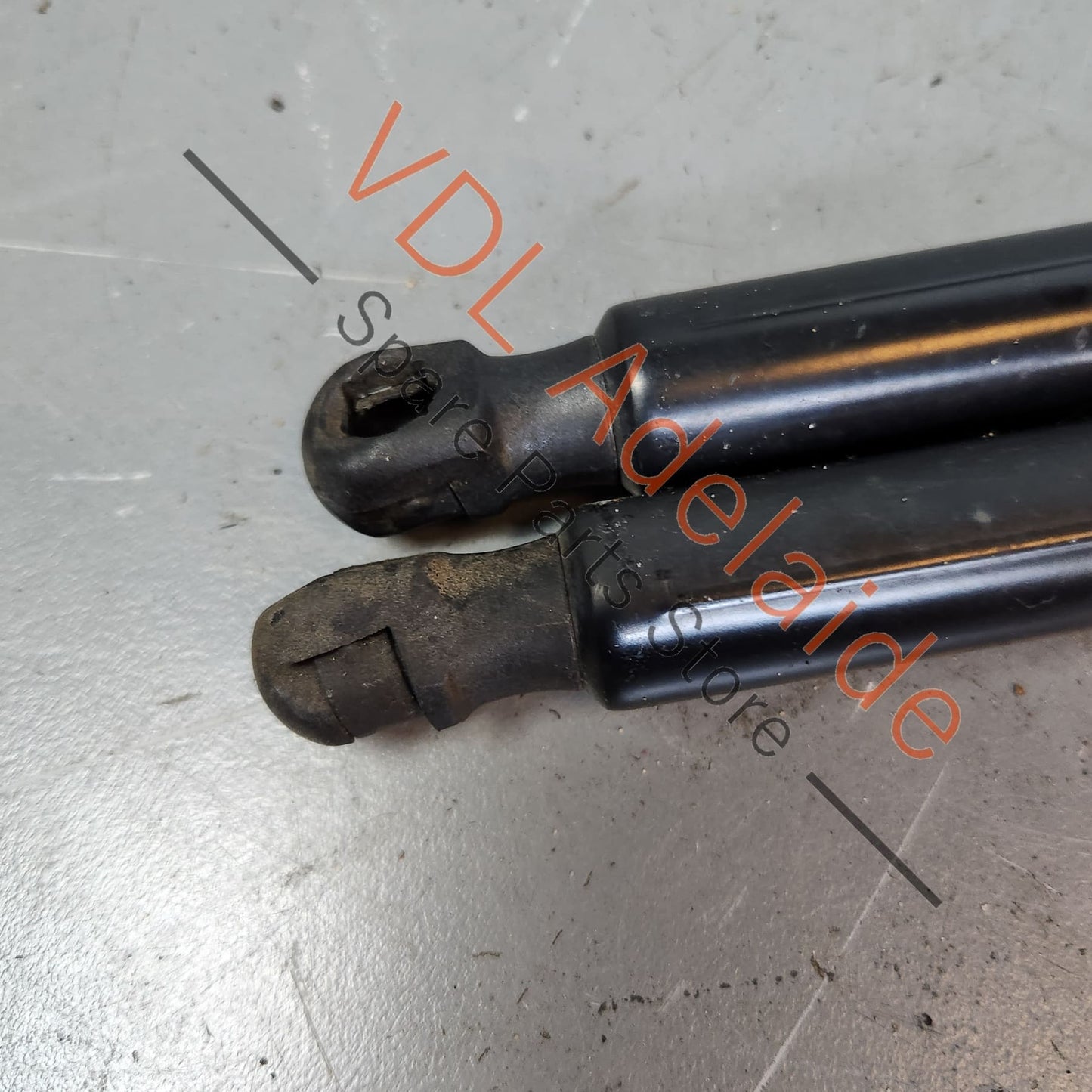 5G6827550C VW Golf Mk7 Rear Boot Hatch Lift Gas Struts Pair 5G6827550C