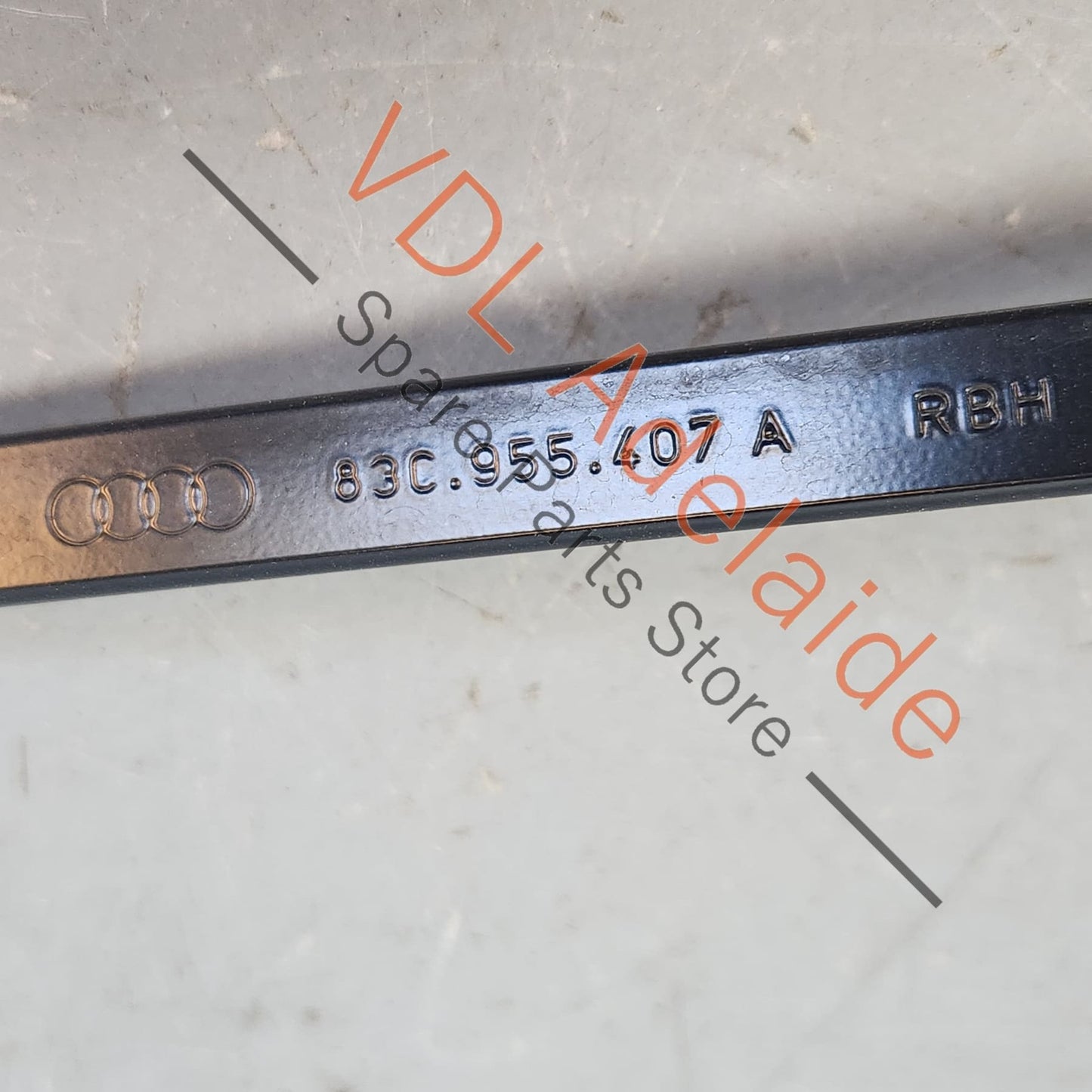 83C955407A1P9 83C955408A1P9 Audi Q3 RSQ3 F3 Front Windshield Windscreen Wiper Arms for RHD 83A955407A 83A955408A
