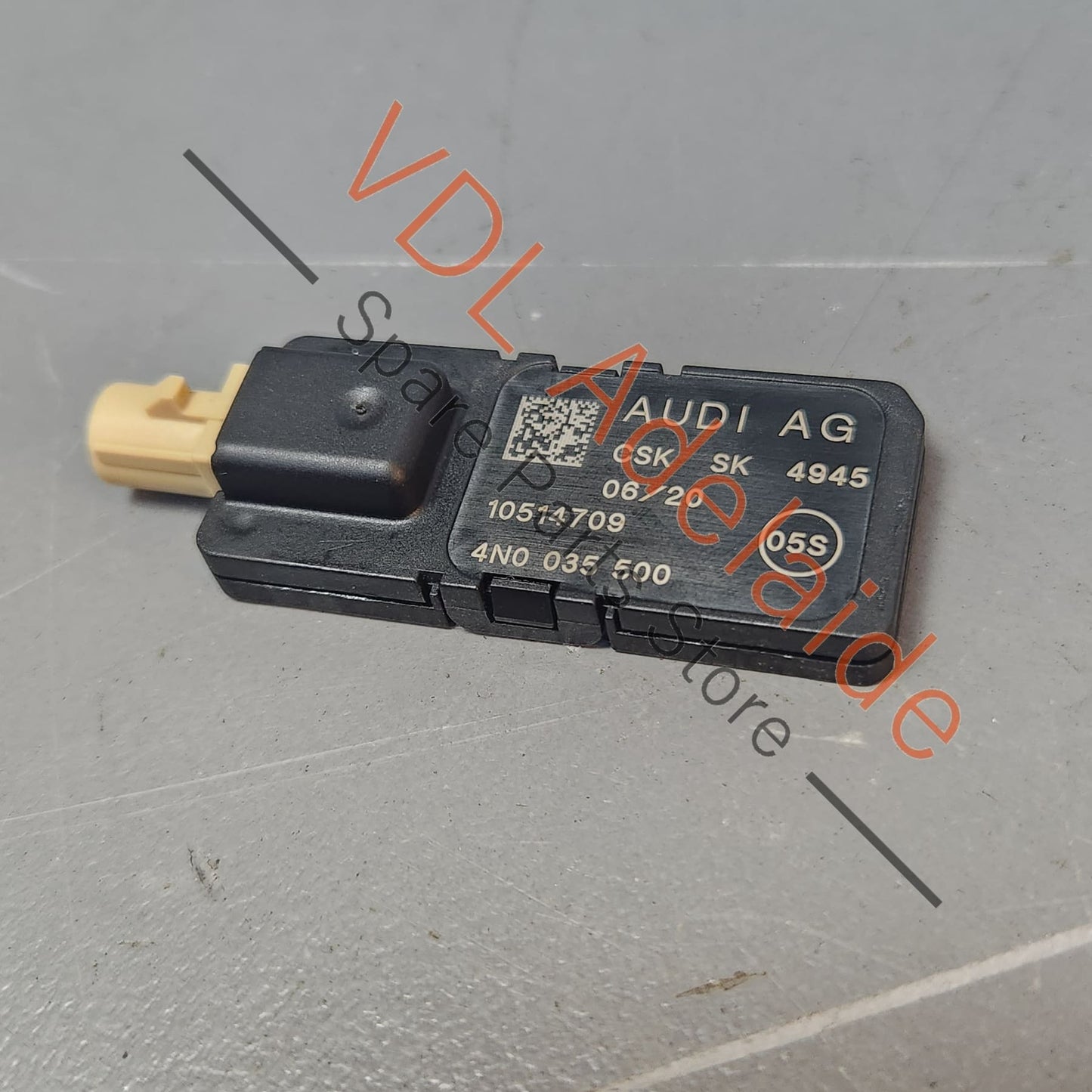 4N0035500 VW Audi W-LAN Antenna Module 4N0035500