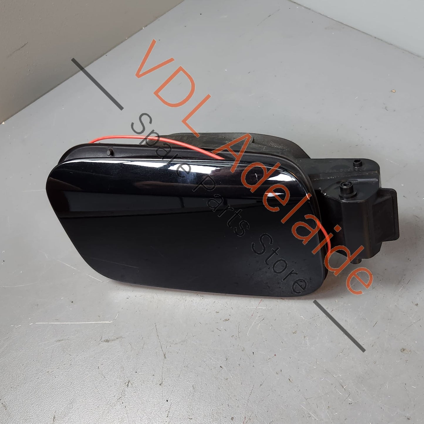 83A809907A 83A809906 Audi Q3 RSQ3 F3 Fuel Filler Flap Door 83A809907A GRU 83A809906 0E0E Mythosschwarz Black Metallic