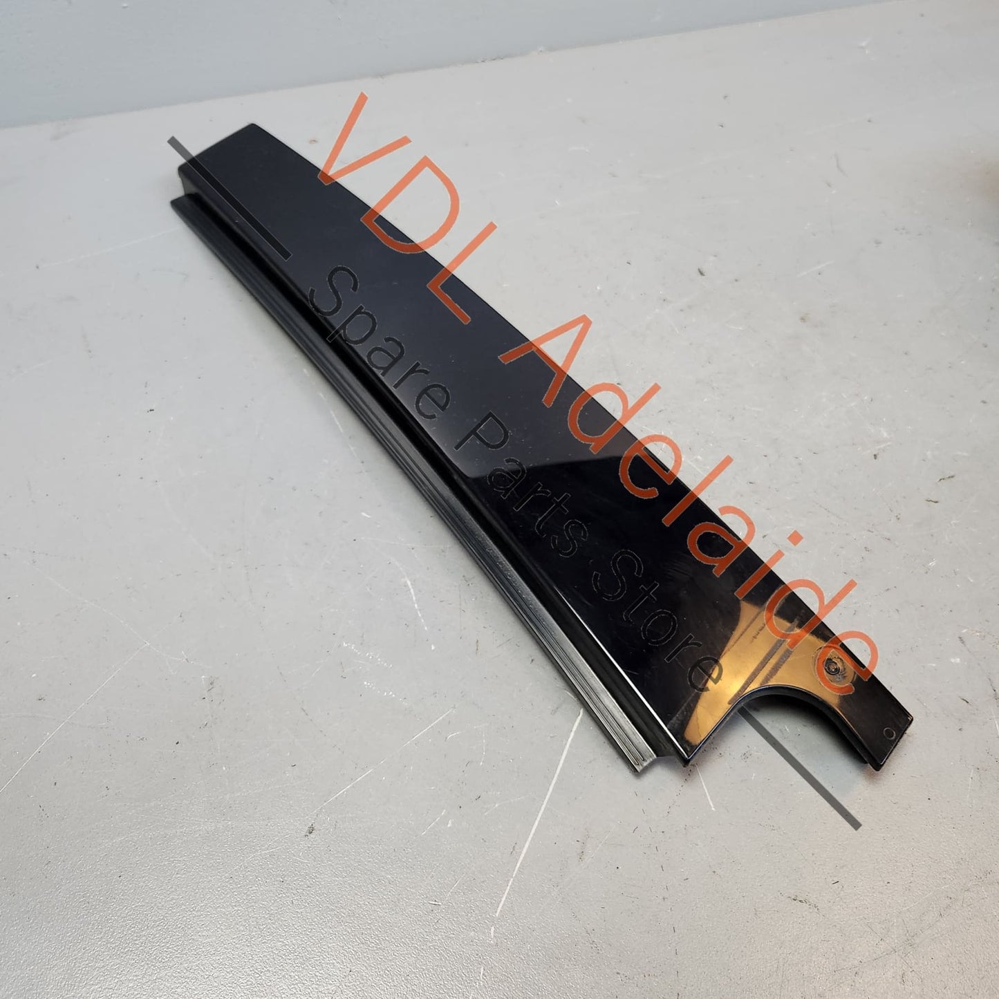 5G6839901B VW Golf Mk7 Gloss Black Rear Left B Pillar Exterior Trim for Door Window Frame 5G6839901B