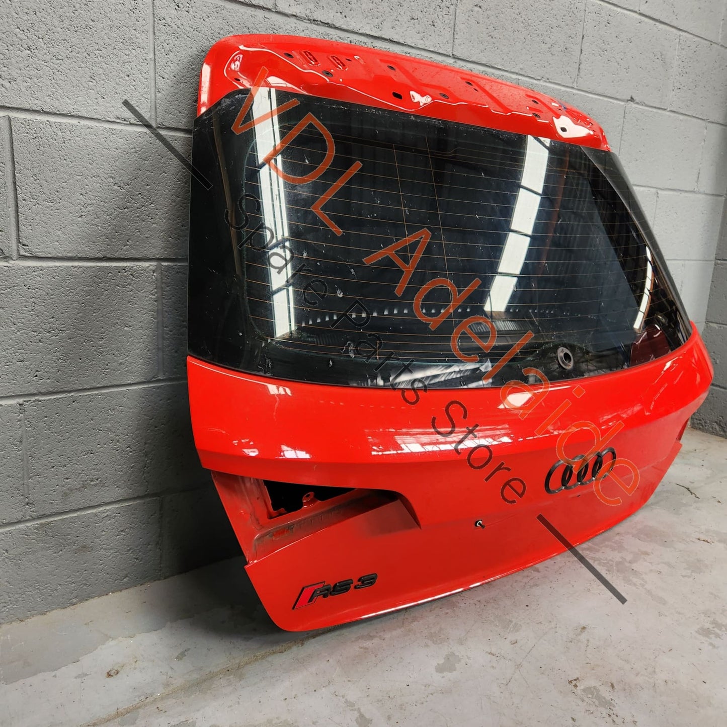 8V4827025D 8V4845501NVB Audi S3 8V Sportback 2014-20 Rear Hatch Lid Boot Panel Y6Y6 Y6 / Y3T Catalunya Red Metallic