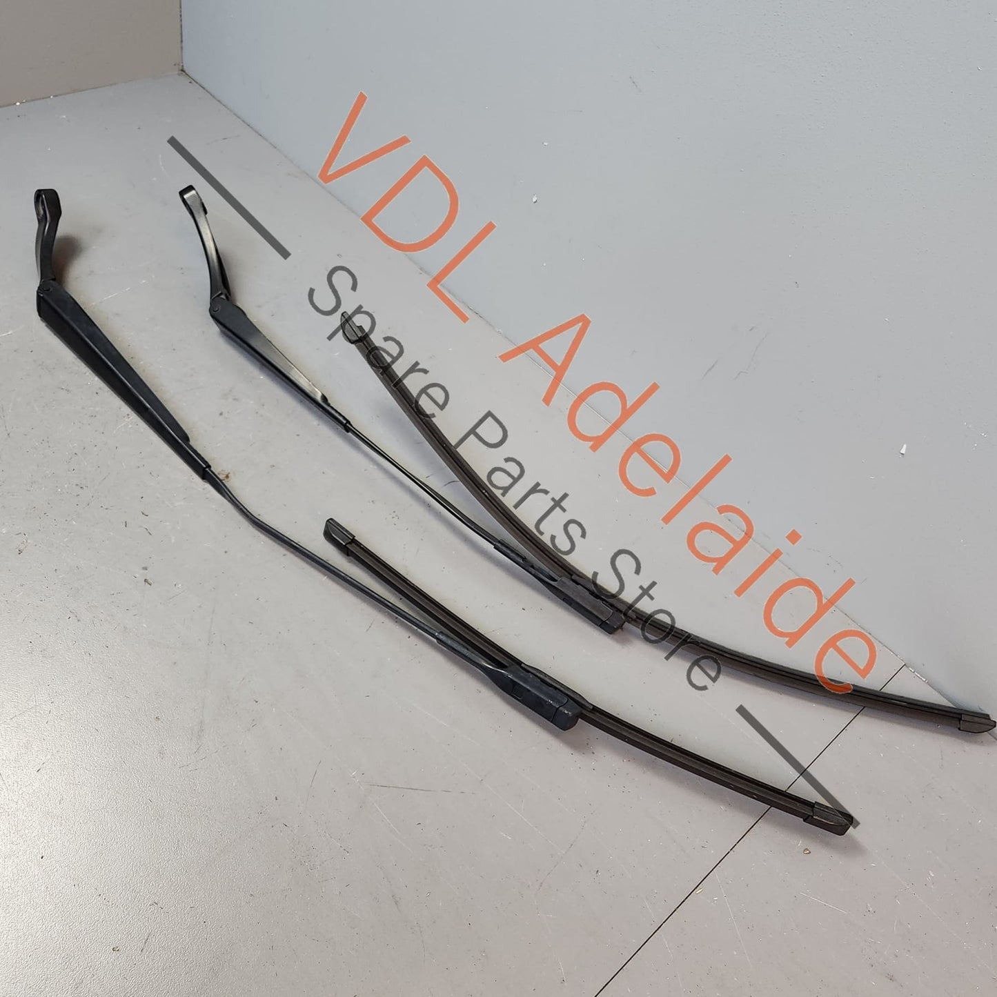 8V2955407 8V2955408 Audi RS3 8V Front Windscreen Wiper Arms Pair Left & Right for RHD Vehicles