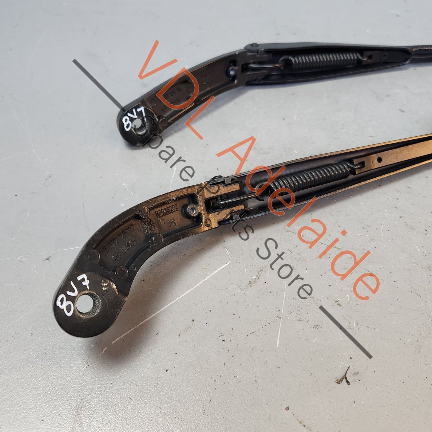 8V2955407 8V2955408 Audi RS3 8V Front Windscreen Wiper Arms Pair Left & Right for RHD Vehicles