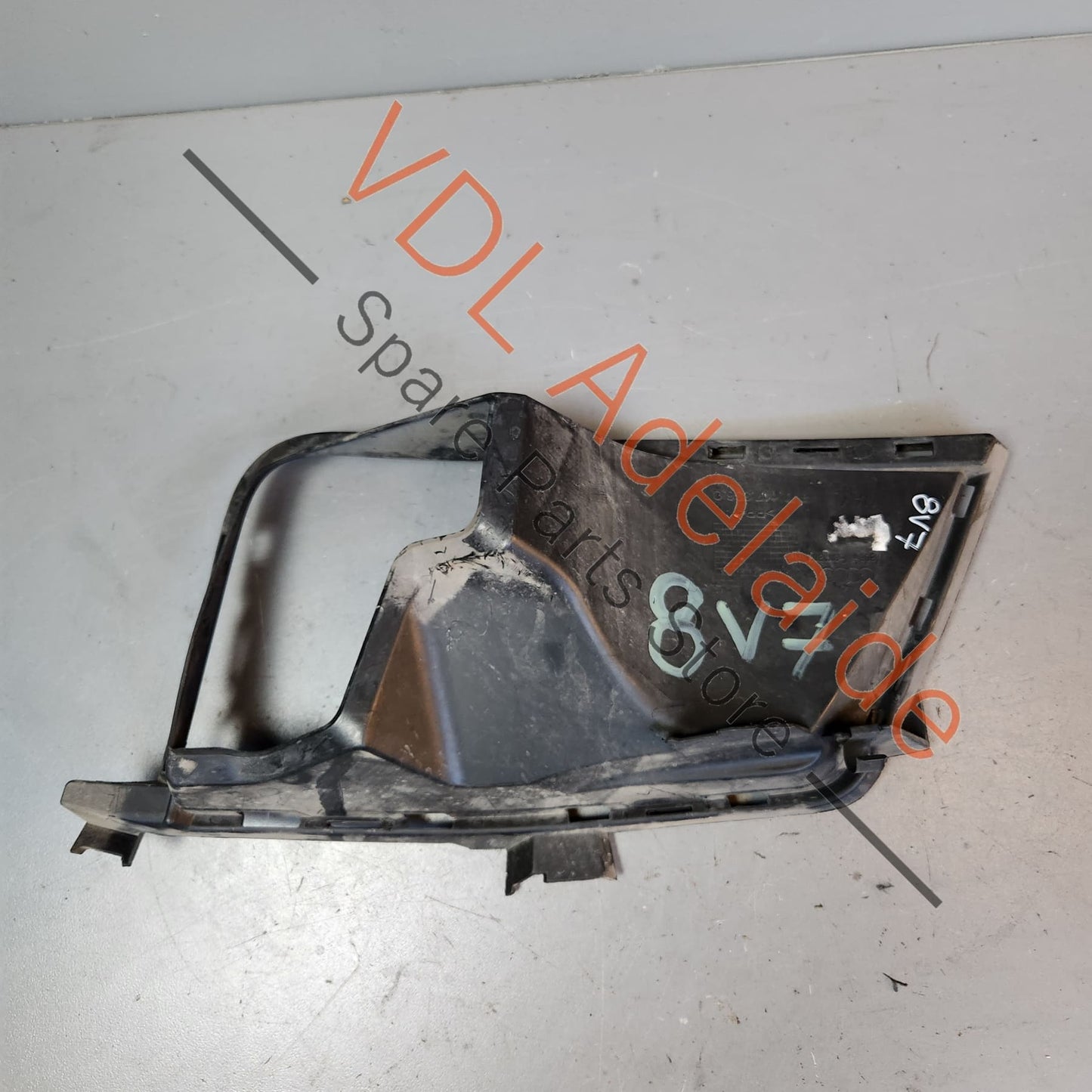 8V0117336C Audi RS3 8V Right Side Radiator Air Duct 8V0117336C Bumper Insert