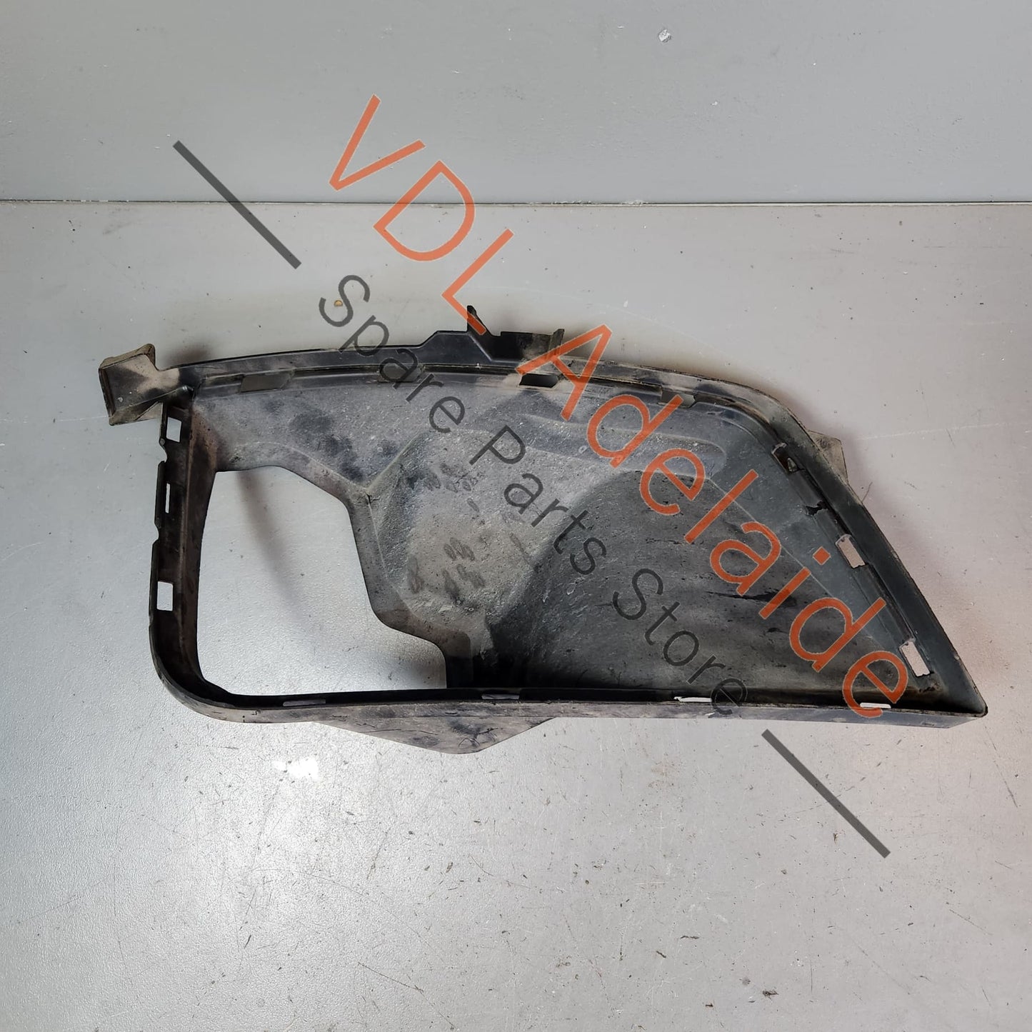 8V0117336C Audi RS3 8V Right Side Radiator Air Duct 8V0117336C Bumper Insert