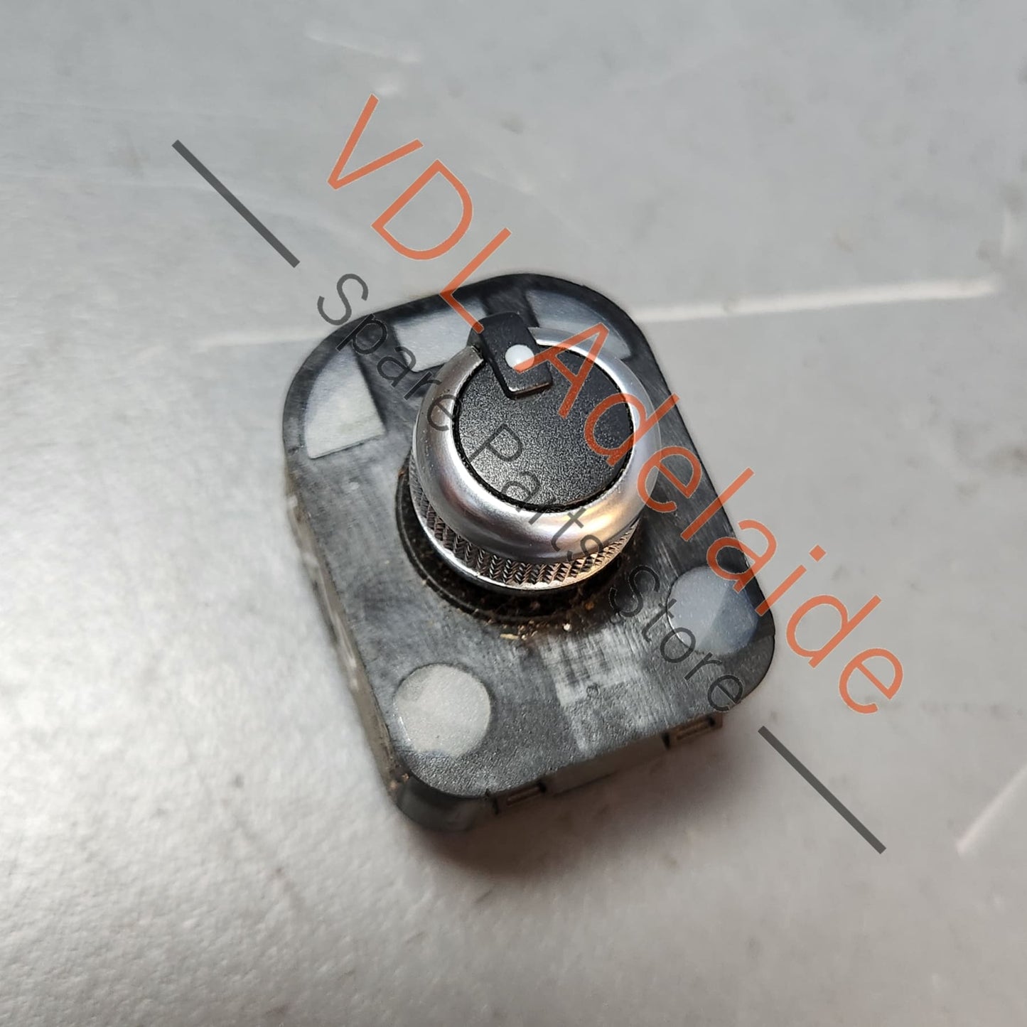 8V0959565E Audi RS3 A3 S3 8V Switch for Power Folding Mirror Adjustment 8V0959565E