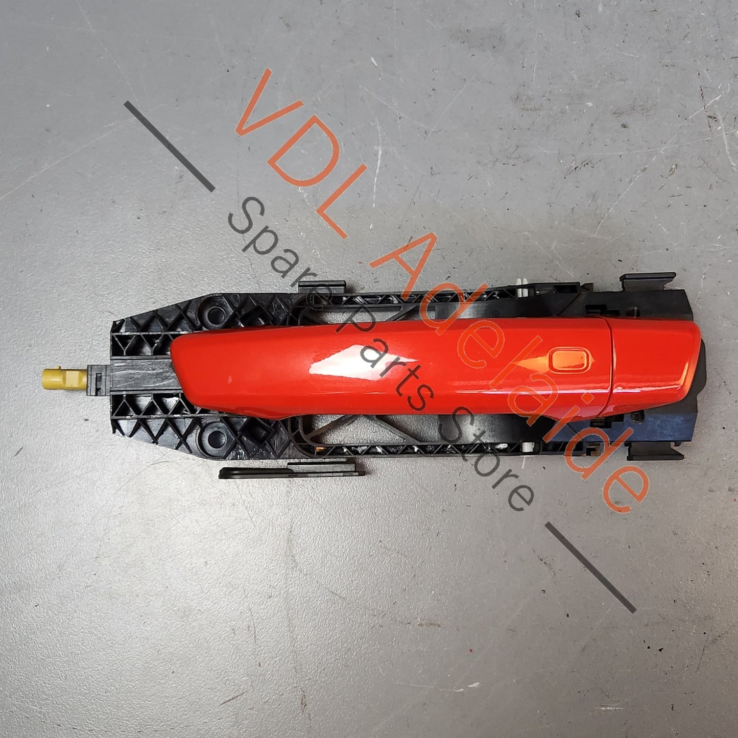 8V0837205A Audi A3 S3 RS3 8V Door Handle & Mounting Bar Left Front with Sensor Y6Y6 Y6 / Y3T Catalunya Red Metallic