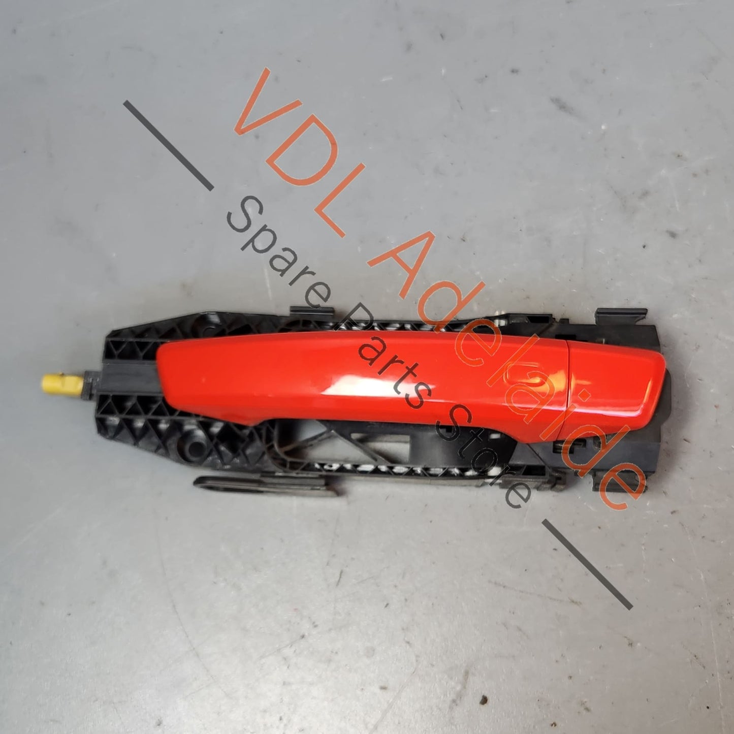 8V0837205A Audi A3 S3 RS3 8V Door Handle & Mounting Bar Left Front with Sensor Y6Y6 Y6 / Y3T Catalunya Red Metallic