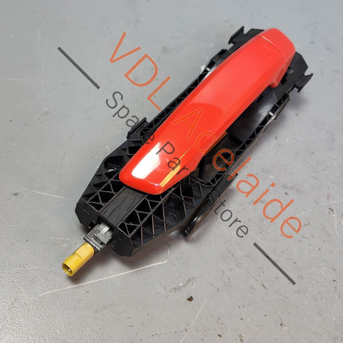8V0837205A Audi A3 S3 RS3 8V Door Handle & Mounting Bar Left Front with Sensor Y6Y6 Y6 / Y3T Catalunya Red Metallic