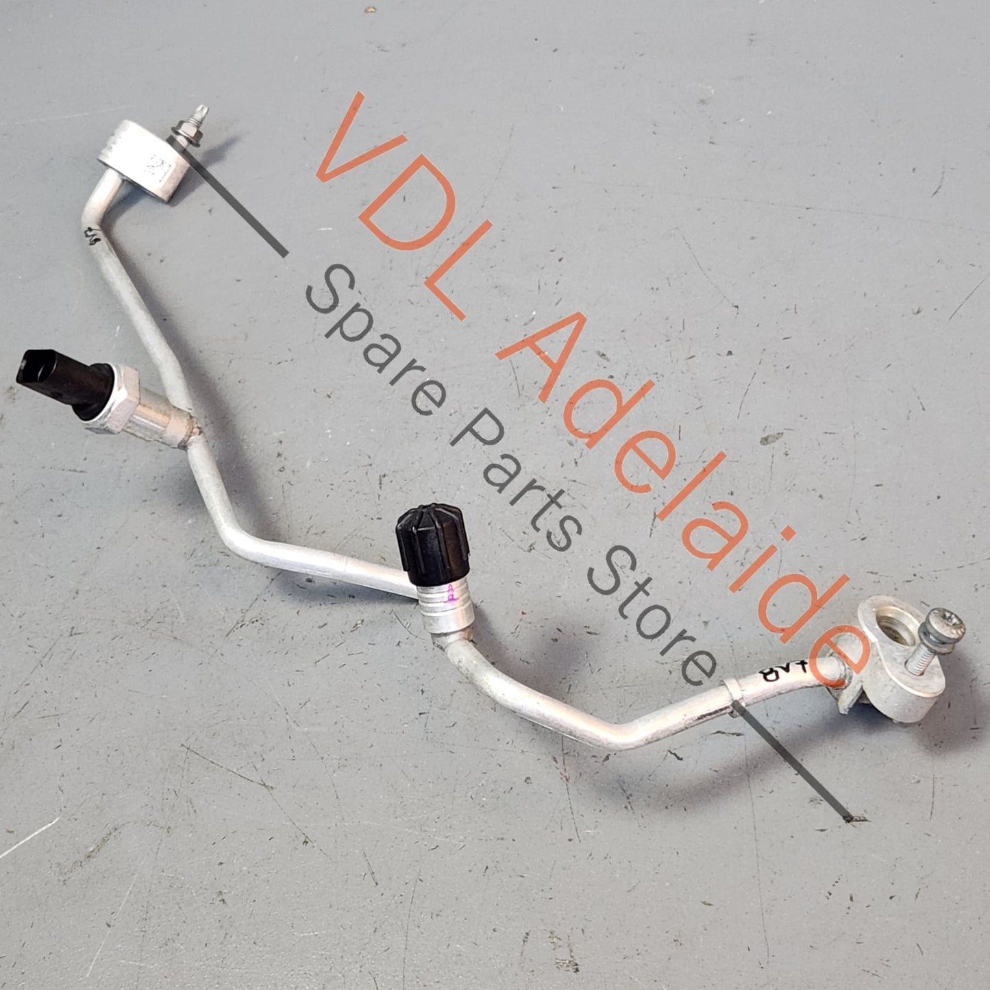 8V0820741A Audi RS3 8V Front Right Air Conditioning Pipe Hose for Refrigerant 8V0820741A