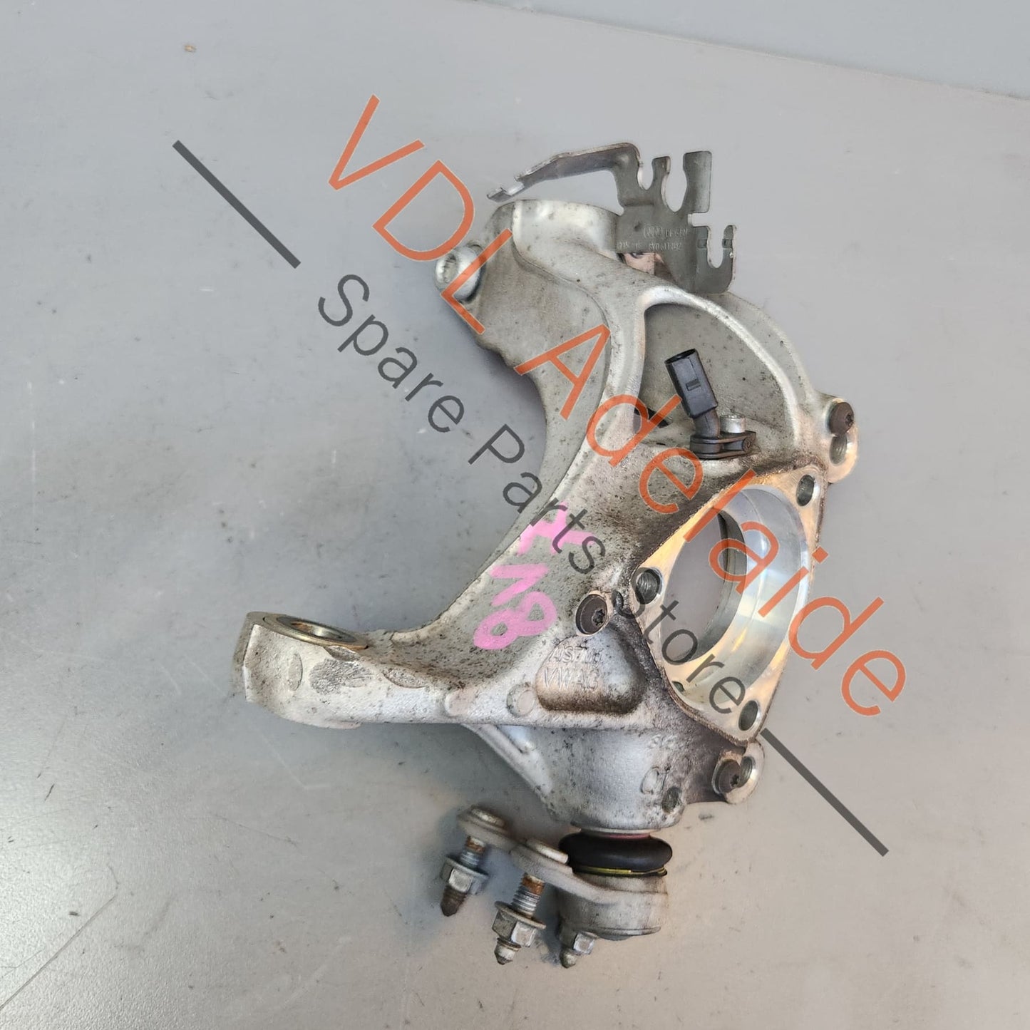 8V0407254A Audi S3 RS3 8V Front Right Hub Knuckle Stub Wheel Bearing Housing Carrier 8V0407254A