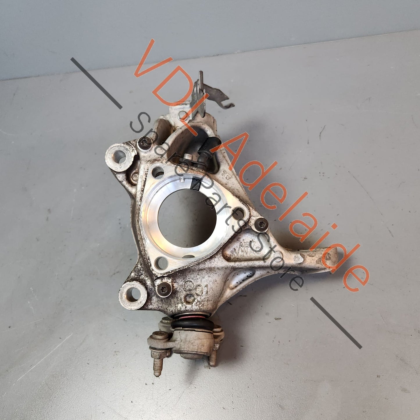 8V0407253A Audi S3 RS3 8V Front Left Hub Knuckle Stub Wheel Bearing Housing Carrier 8V0407253A