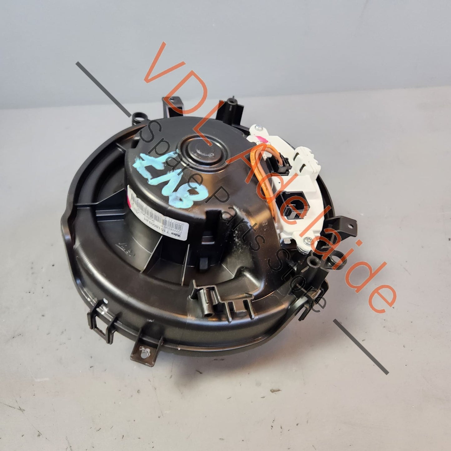 5Q0907521C 3Q2819021 5WC819021A 5WA907521 Audi RSQ3 8V Blower Fan Motor & Control Resistor 5Q0907521C 3Q2819021 5WC819021A 5WA907521