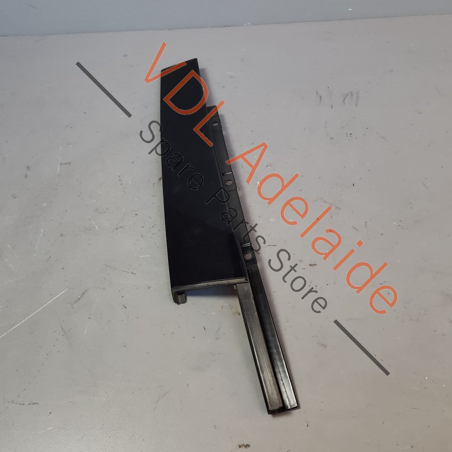 8V4837902A Audi A3 S3 RS3 8V Front Right Door Exterior Trim for B-Pillar Black Glossy 8V4837902A