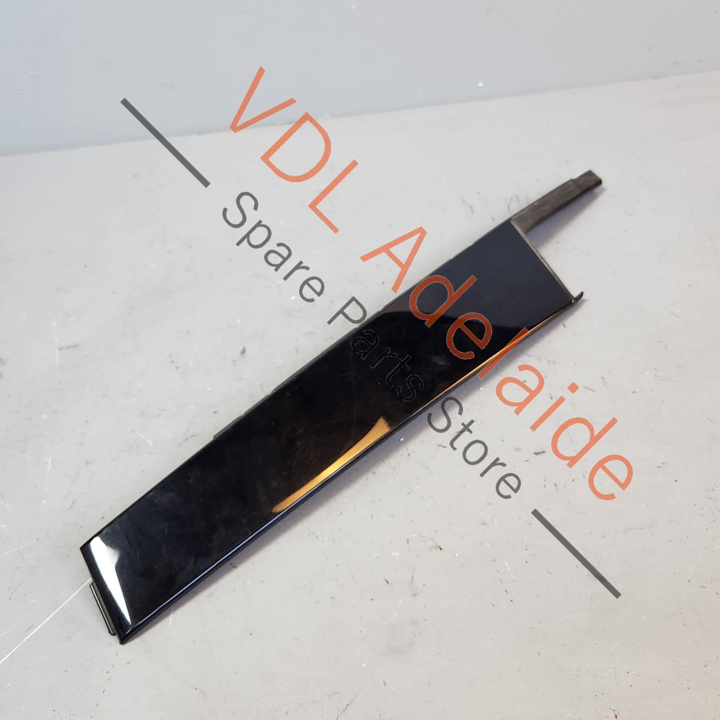 8V4837902A Audi A3 S3 RS3 8V Front Right Door Exterior Trim for B-Pillar Black Glossy 8V4837902A