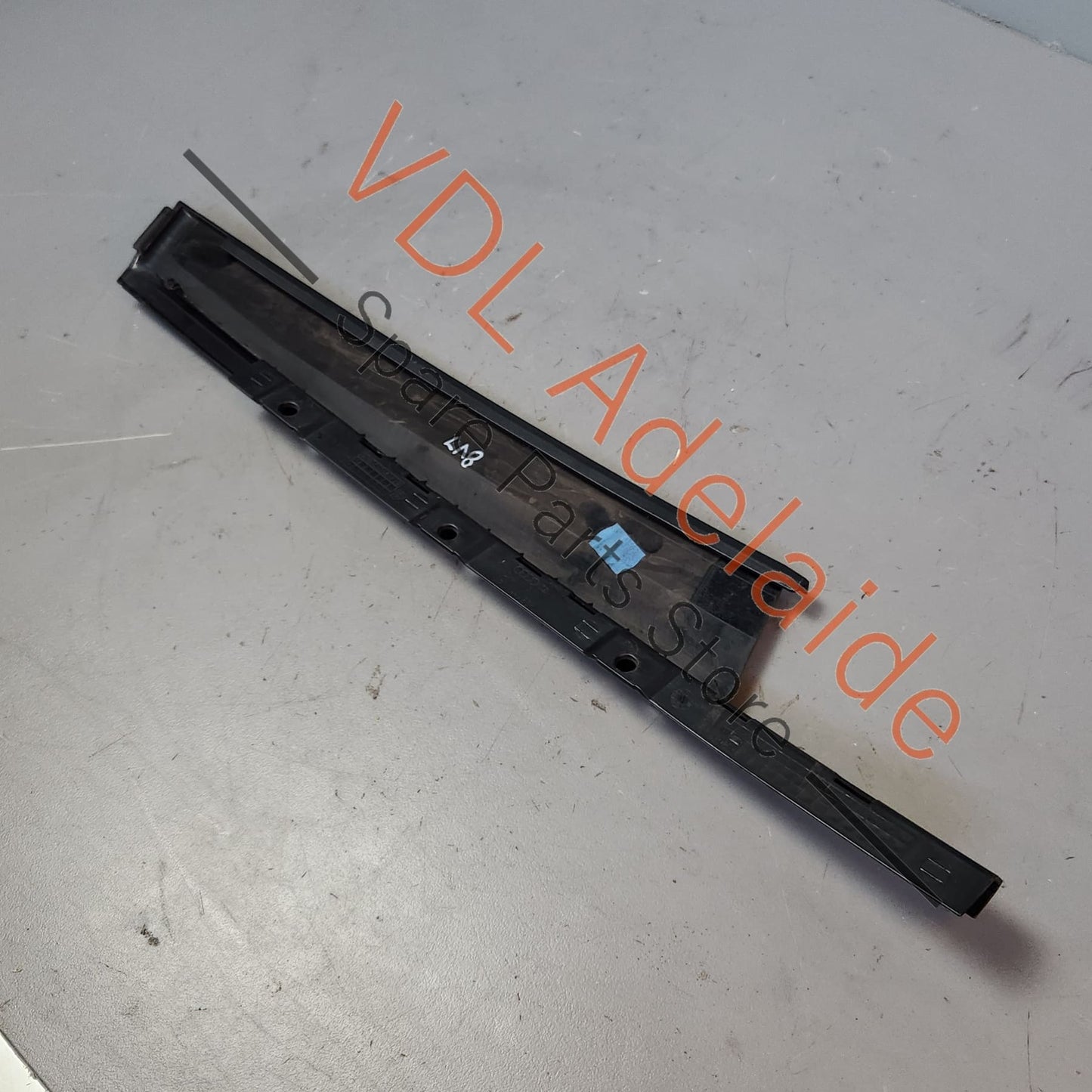 8V4837902A Audi A3 S3 RS3 8V Front Right Door Exterior Trim for B-Pillar Black Glossy 8V4837902A